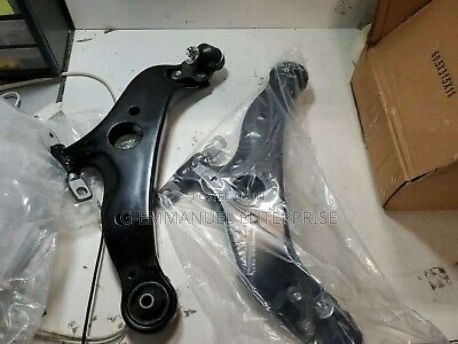 TOYOTA Camry Spider 2014-15 Lower Control Arm Pair Complete.