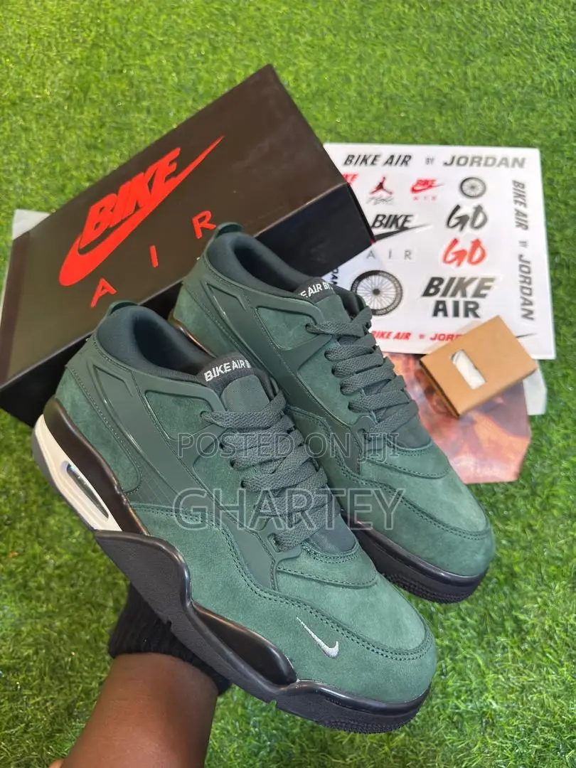 Jordan 4 RM