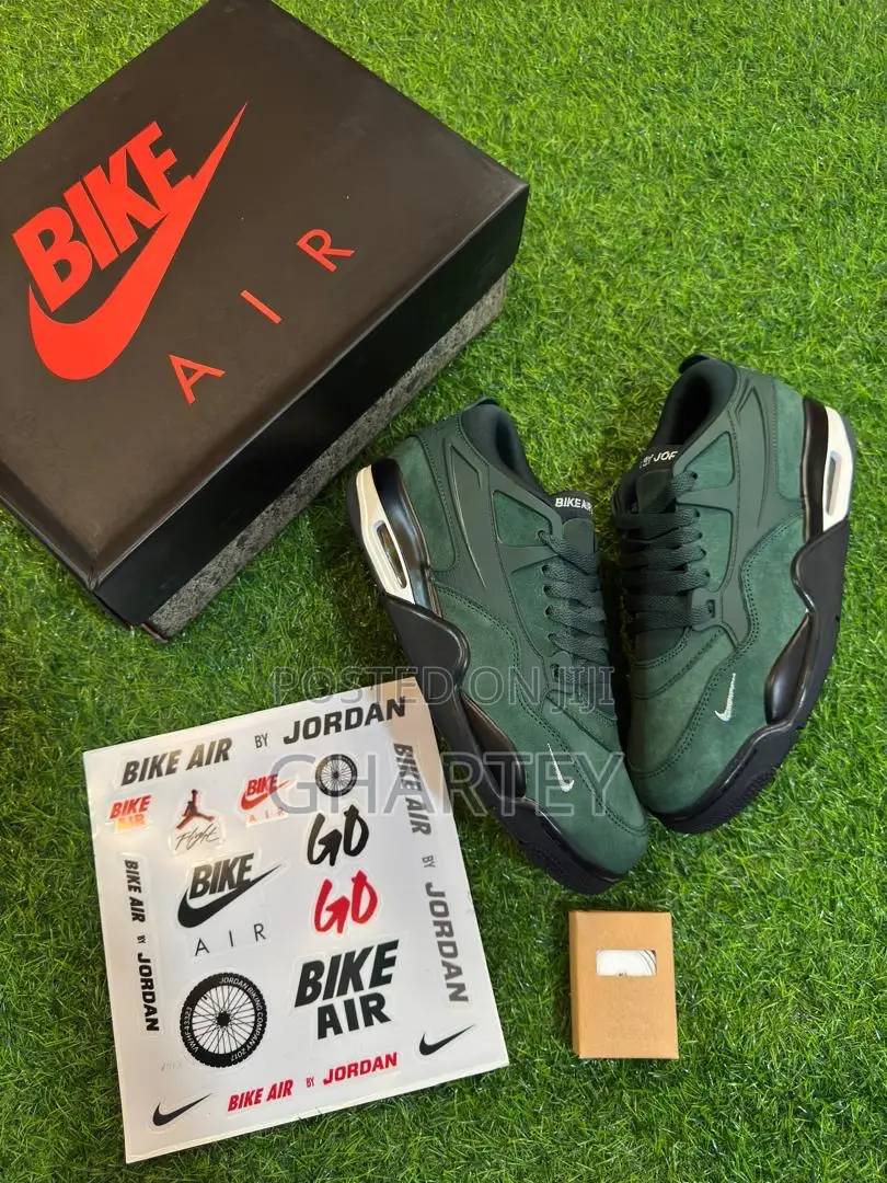 Jordan 4 RM