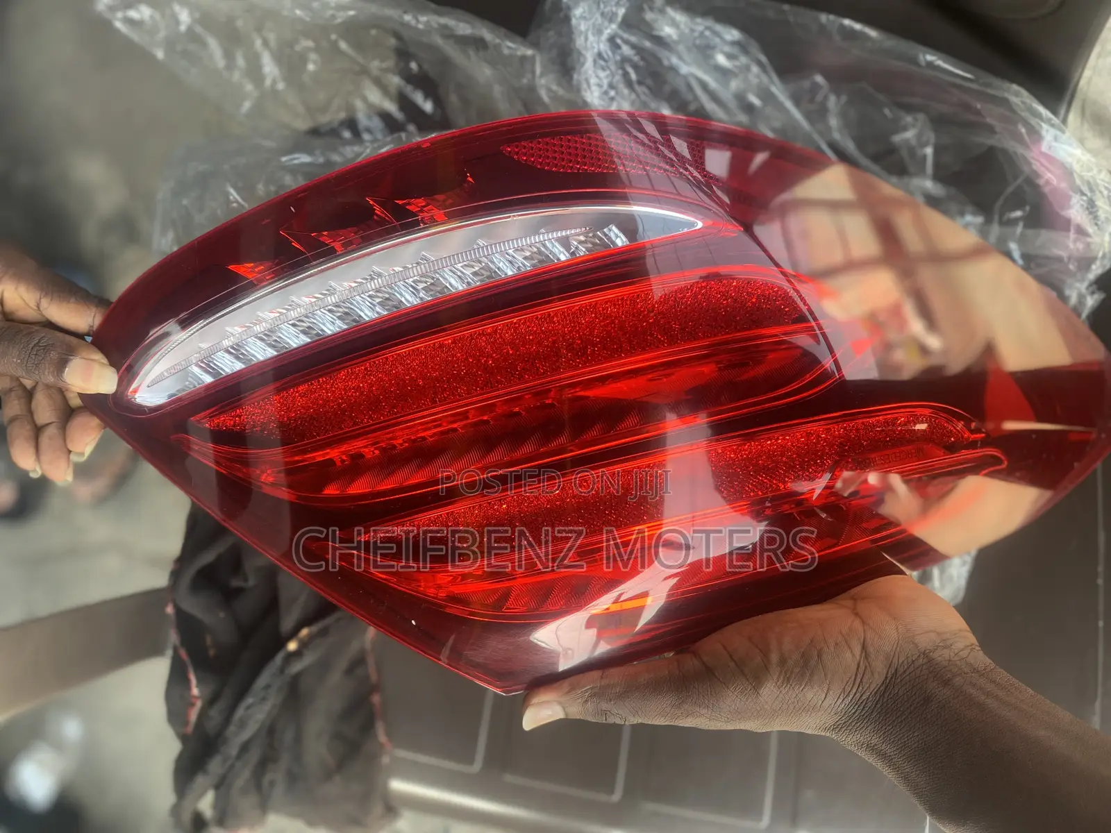 Mercedes Benz E300 E400 E450 Tailight