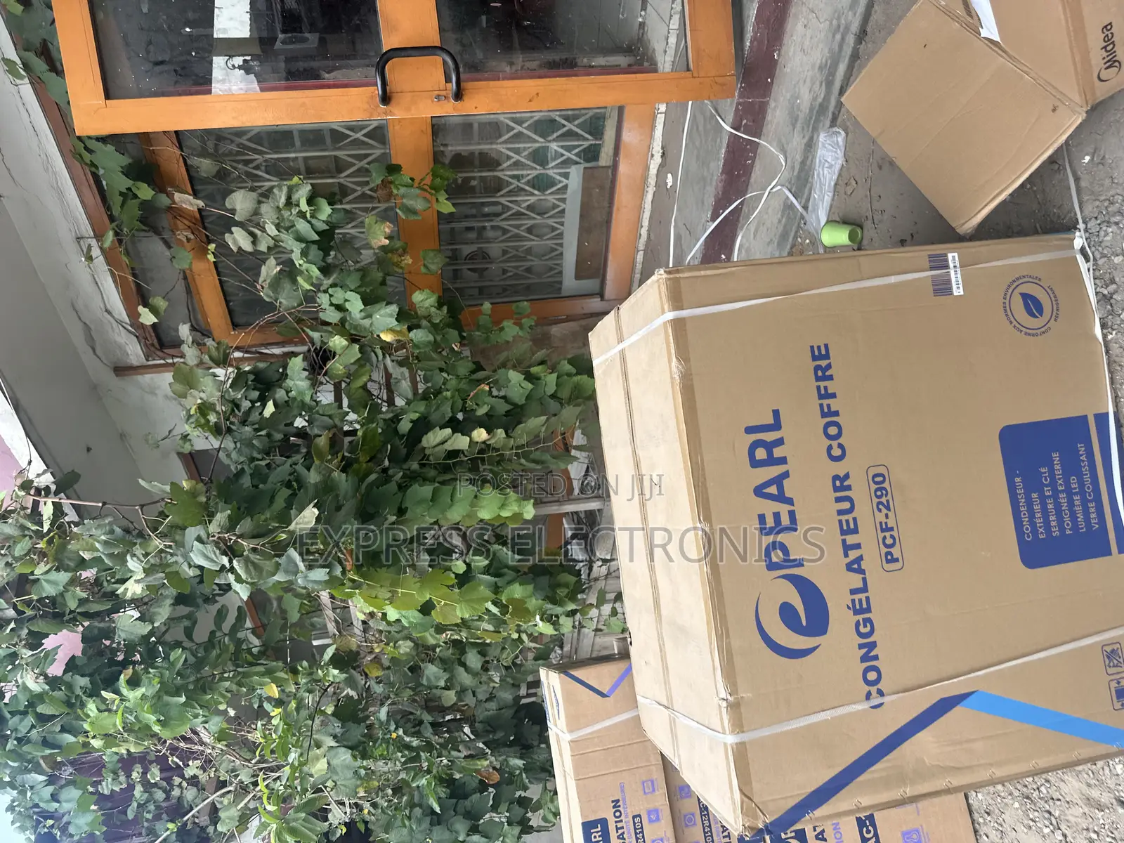 PCF-290 251L Chest Freezer Single Door