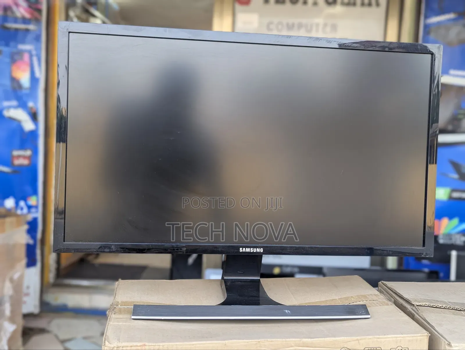 Samsung Resolution 28 Inches Monitor