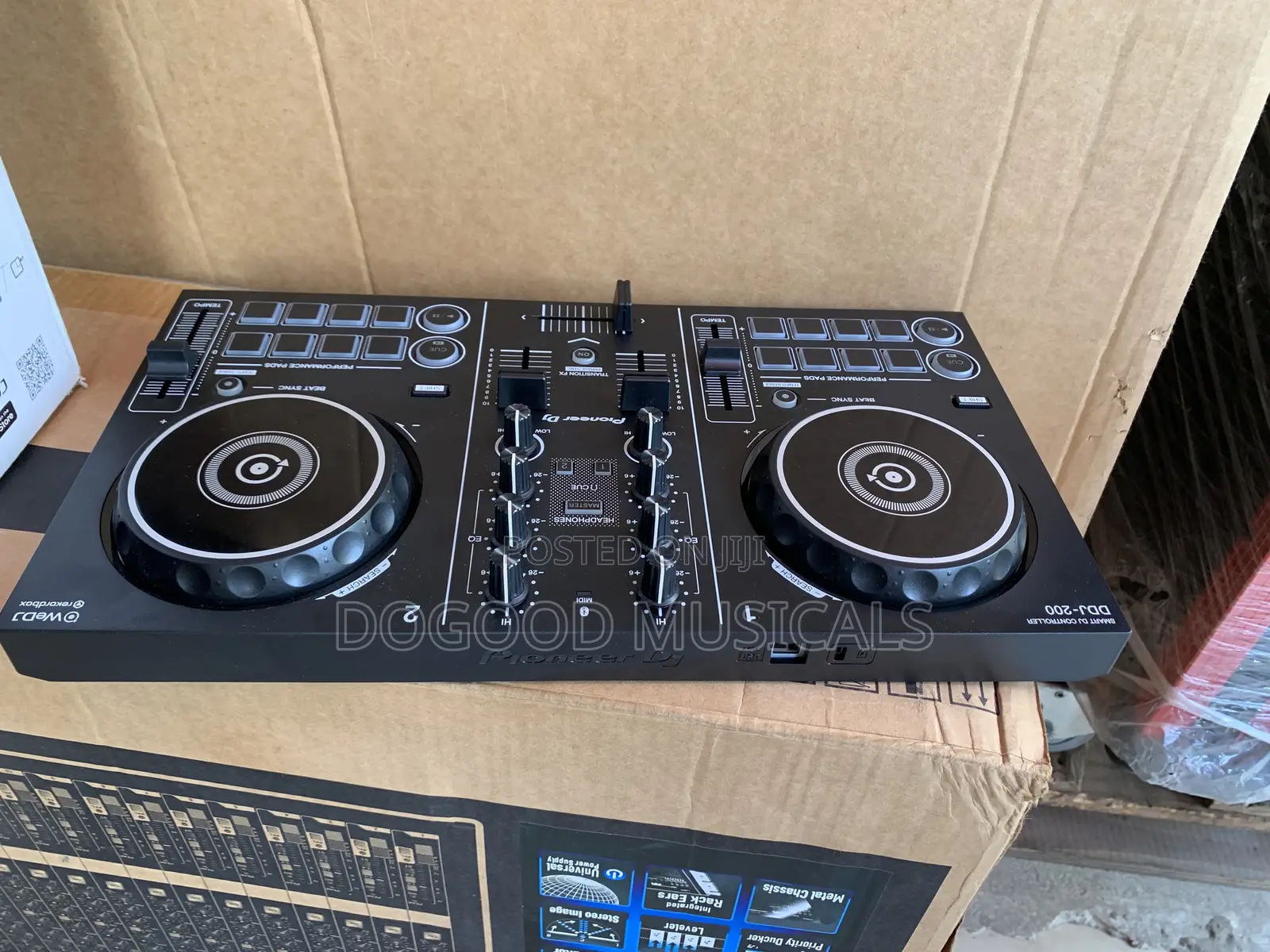 Pioneer DDJ-200 Smart DJ Controller