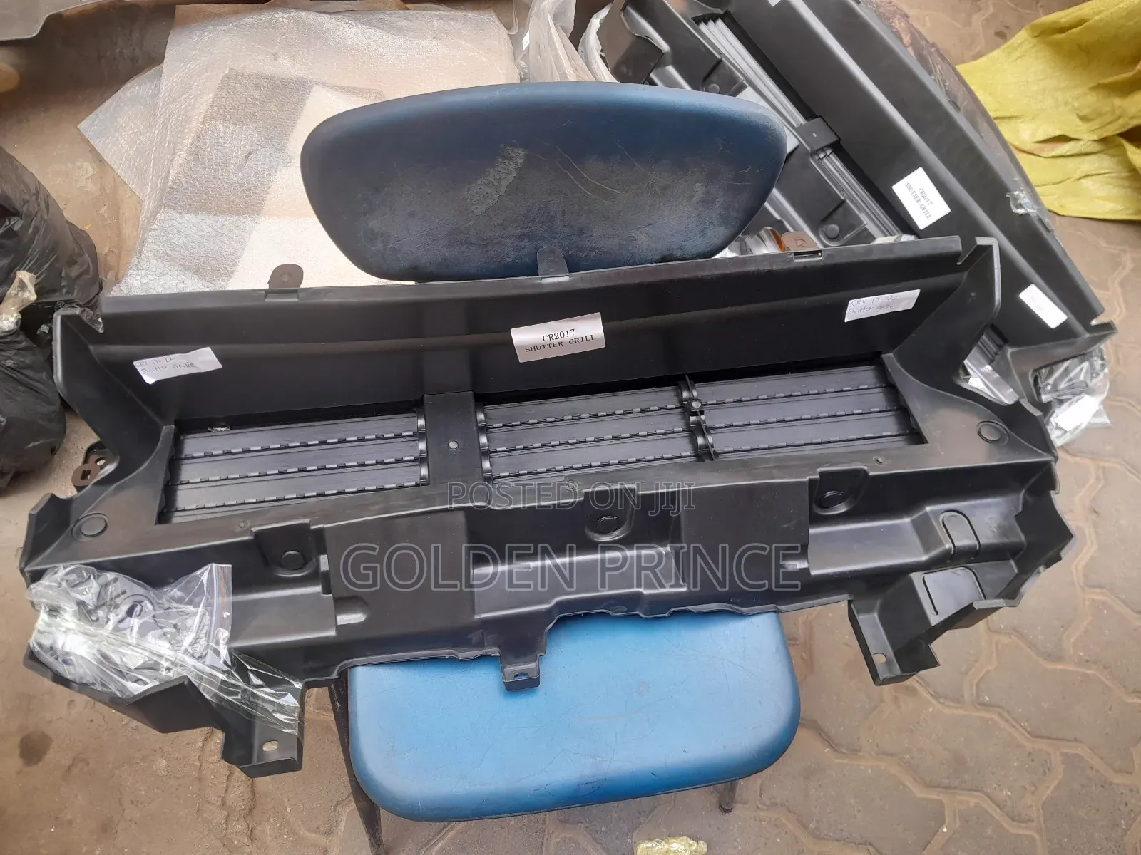 Shutter Grille Crv 017-22 (Motor)