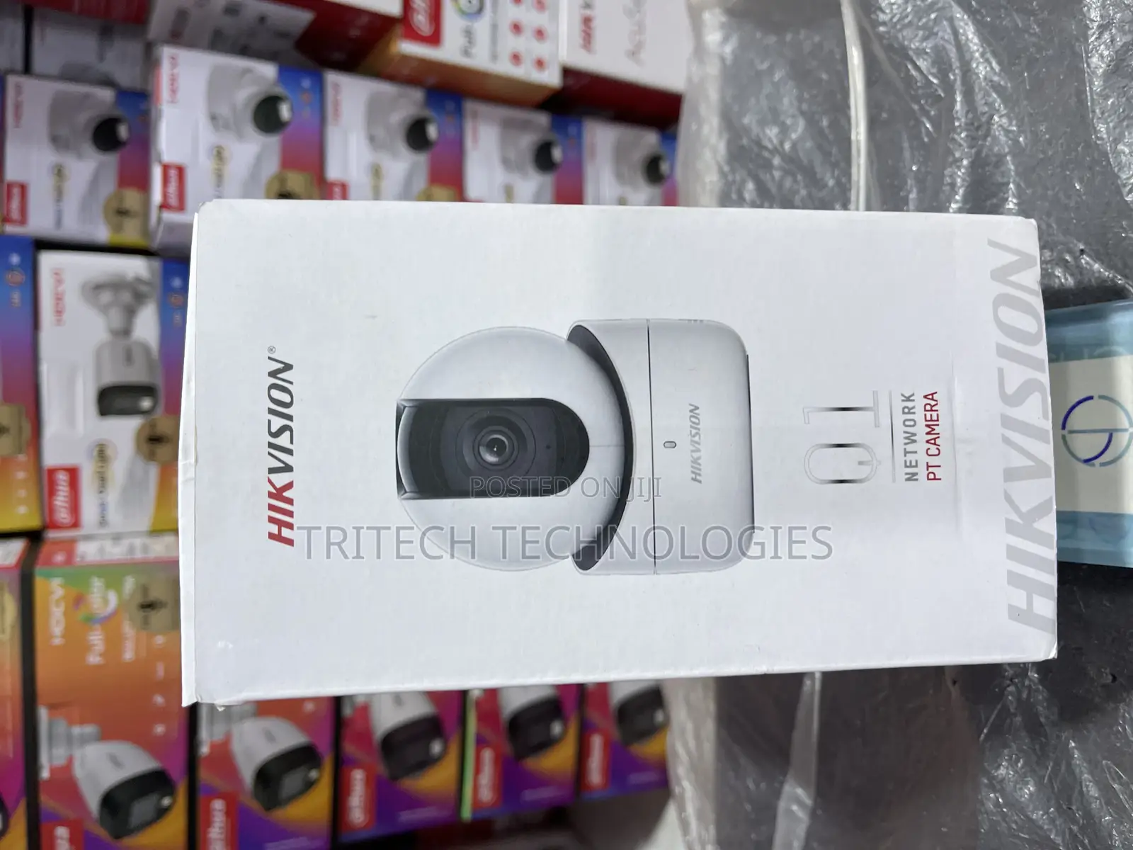 Hikvision Ds-2cv2q21fd-Iw 2mp Indoor Audio Pt Network Camera