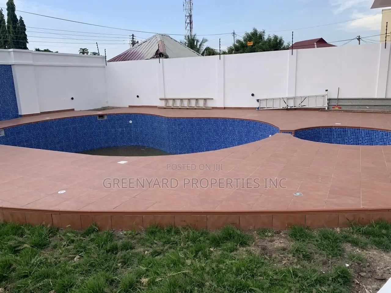 6bdrm Mansion in American House, East Legon for sale