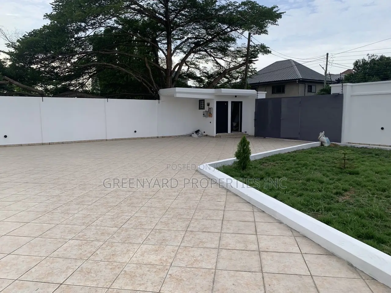 6bdrm Mansion in American House, East Legon for sale