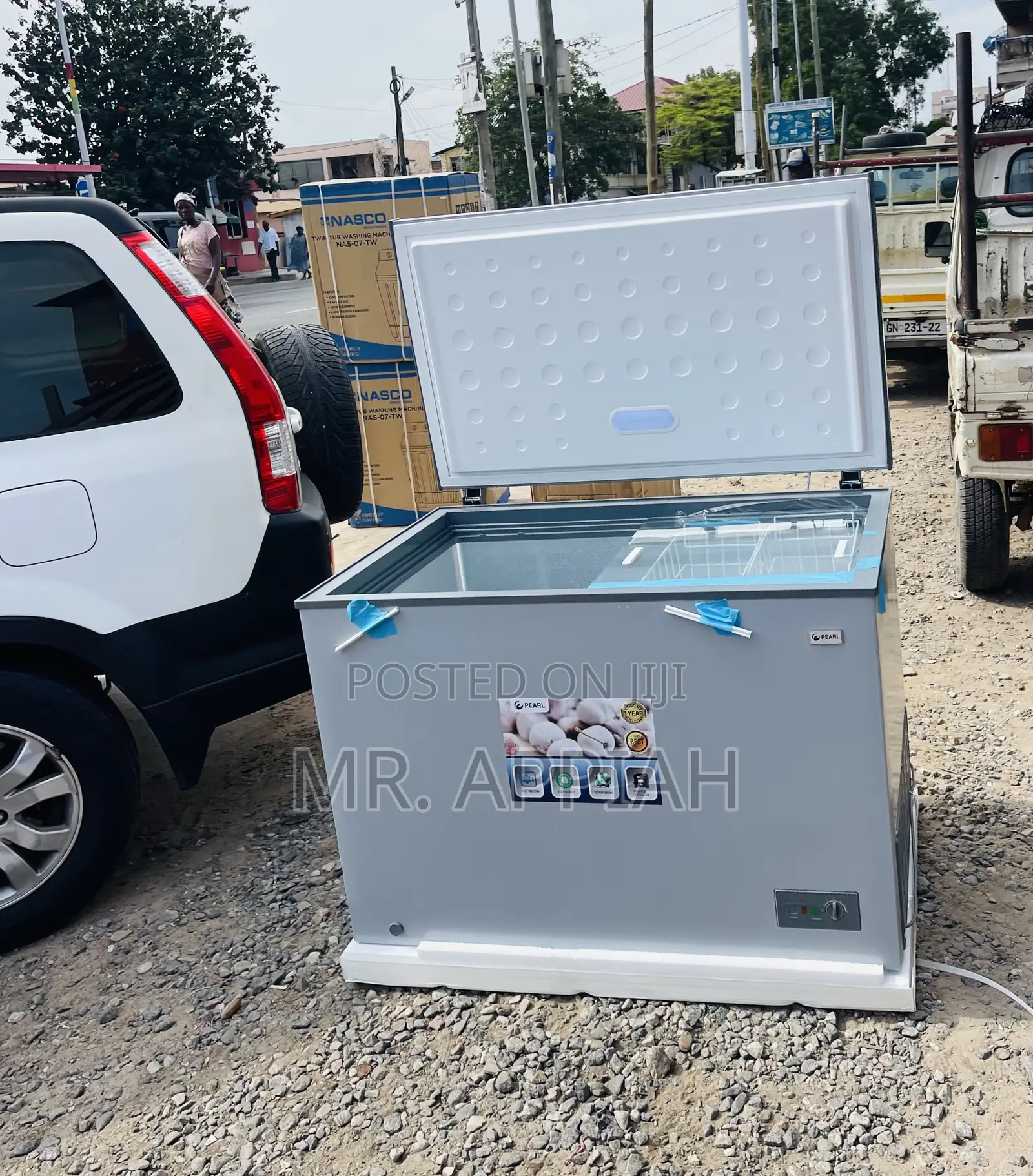Choose Quality Pearl 251ltr Single Door Chest Freezer.