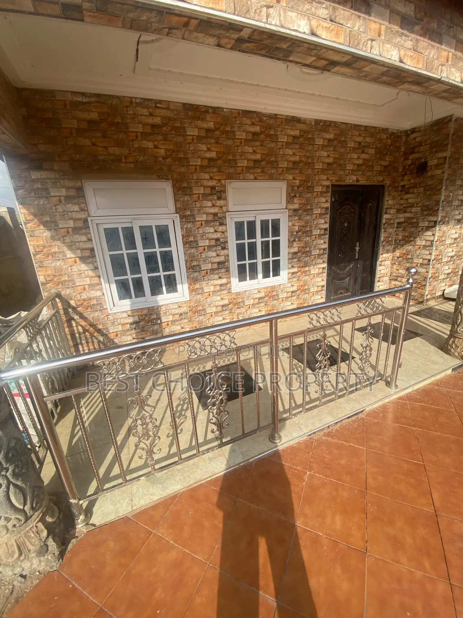 2bdrm Apartment in Commandos, Adenta for rent