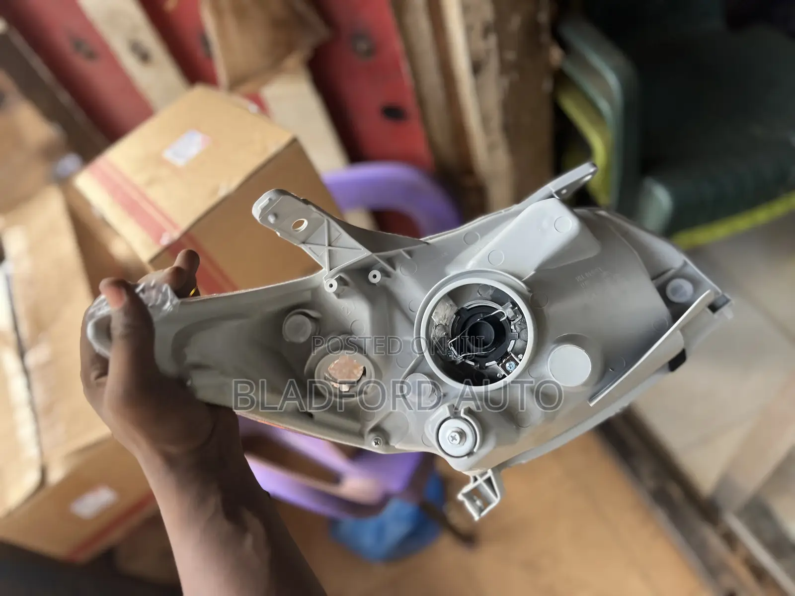 Pontiac Vibe 2006 Headlight