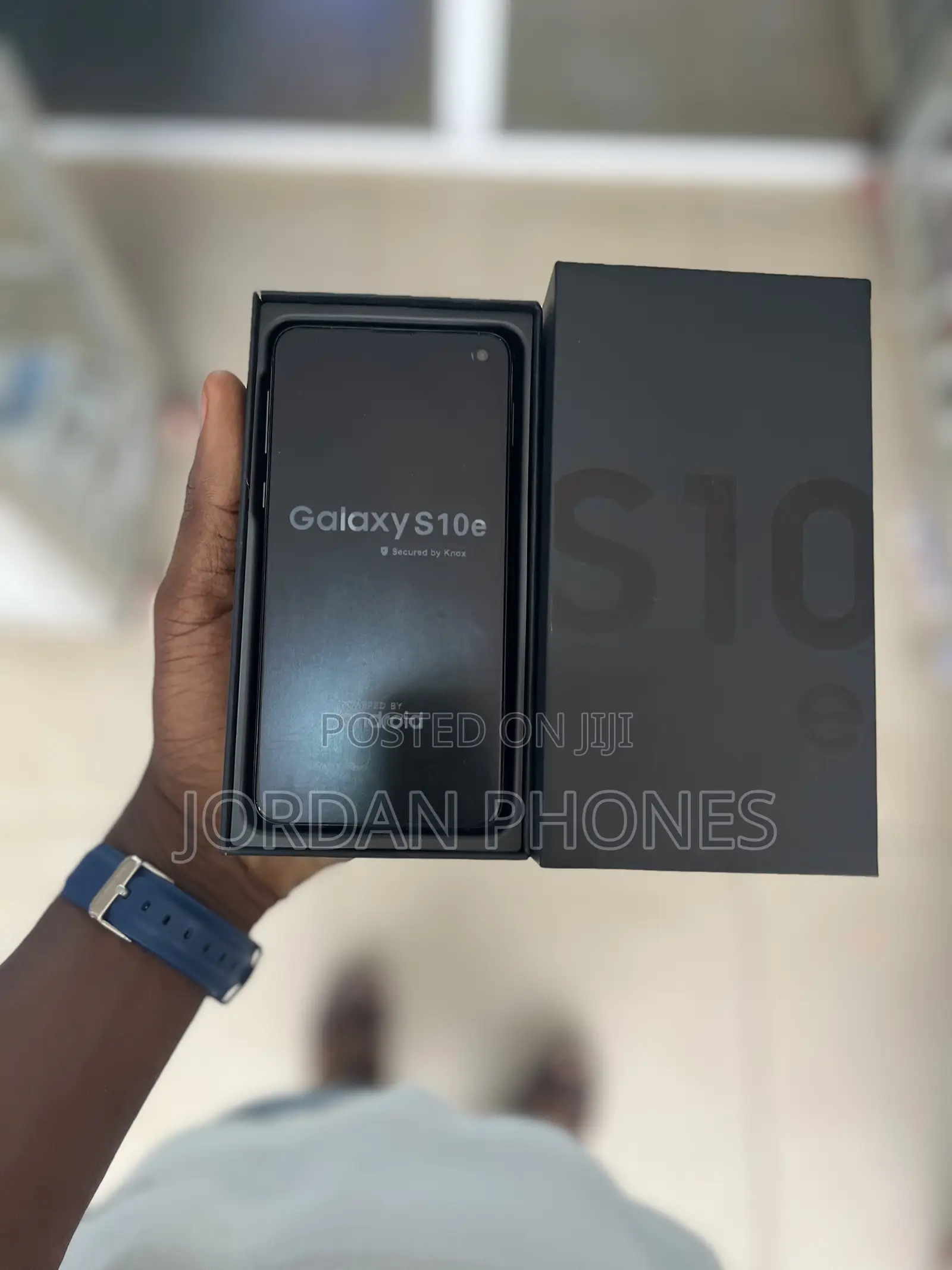 New Samsung Galaxy S10e 128 GB Black