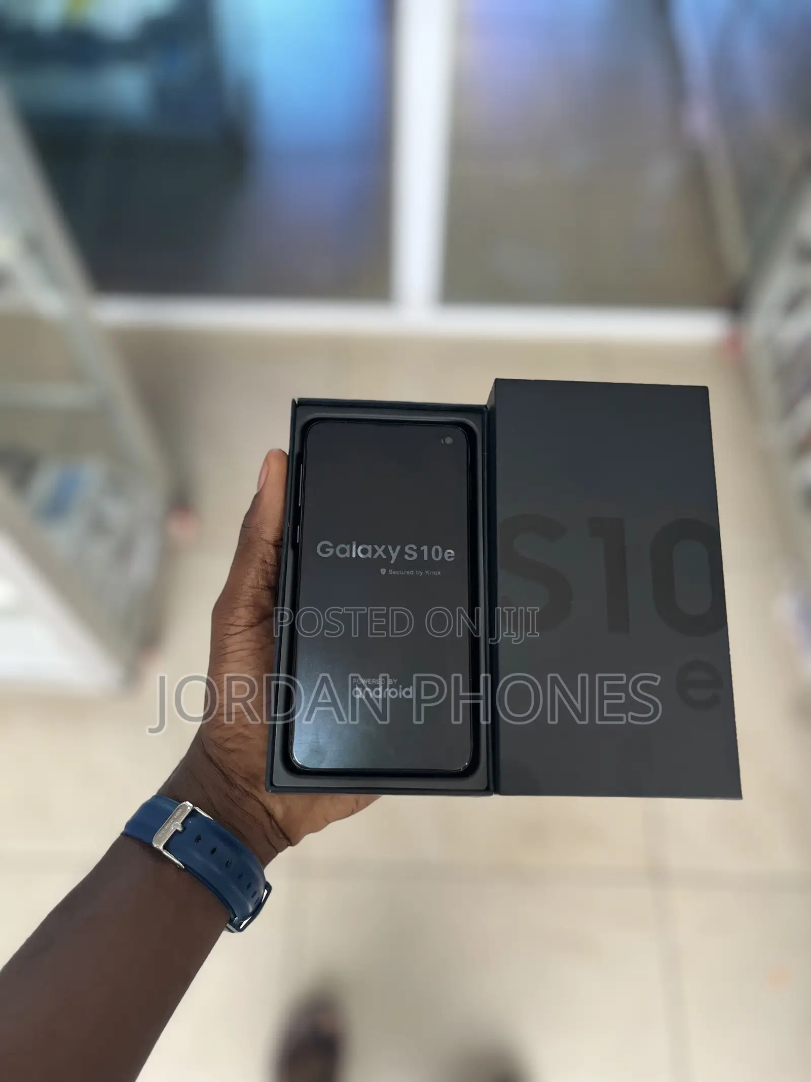 New Samsung Galaxy S10e 128 GB Black