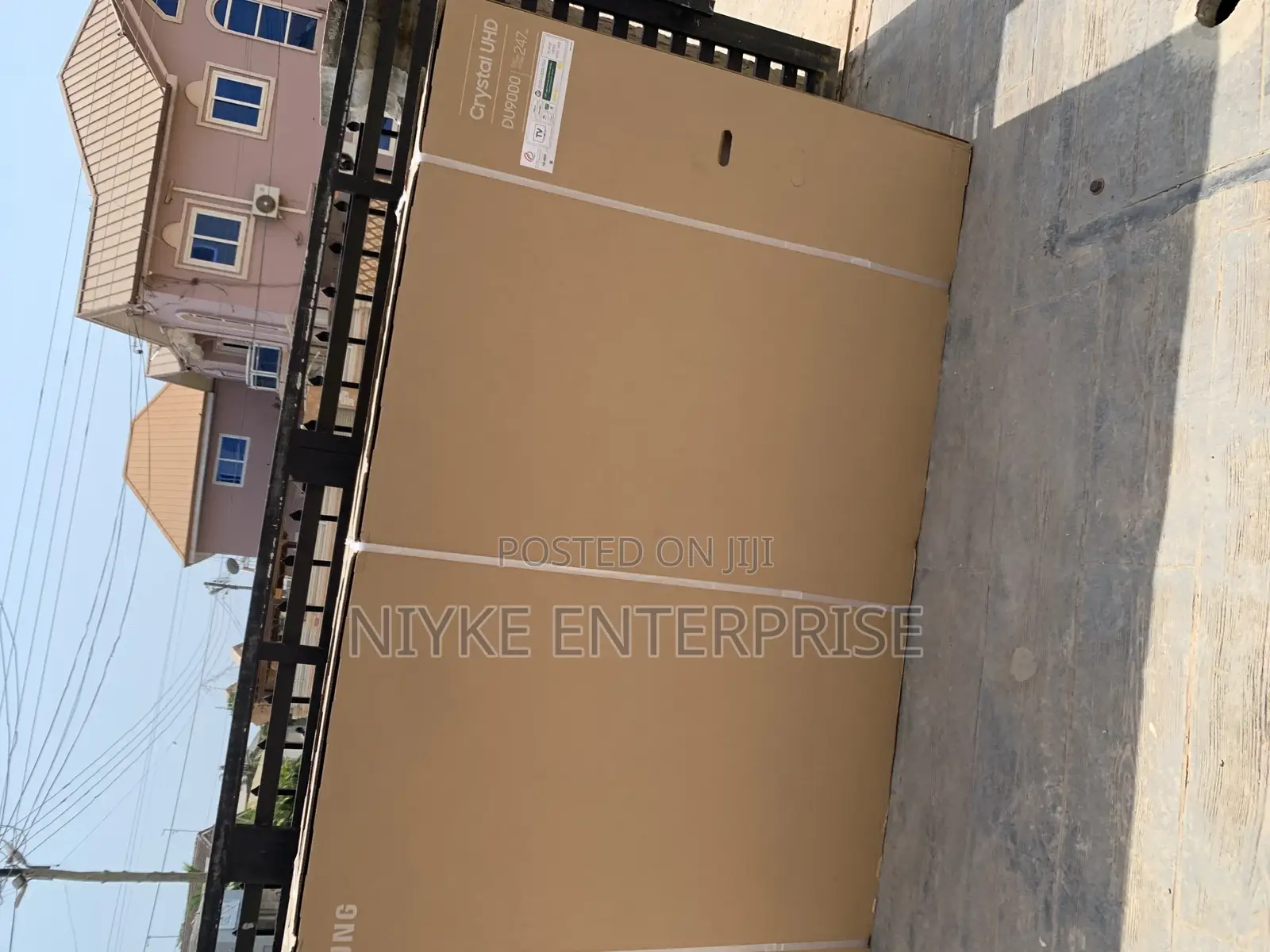 Quality Samsung Tv DU9000 98inches