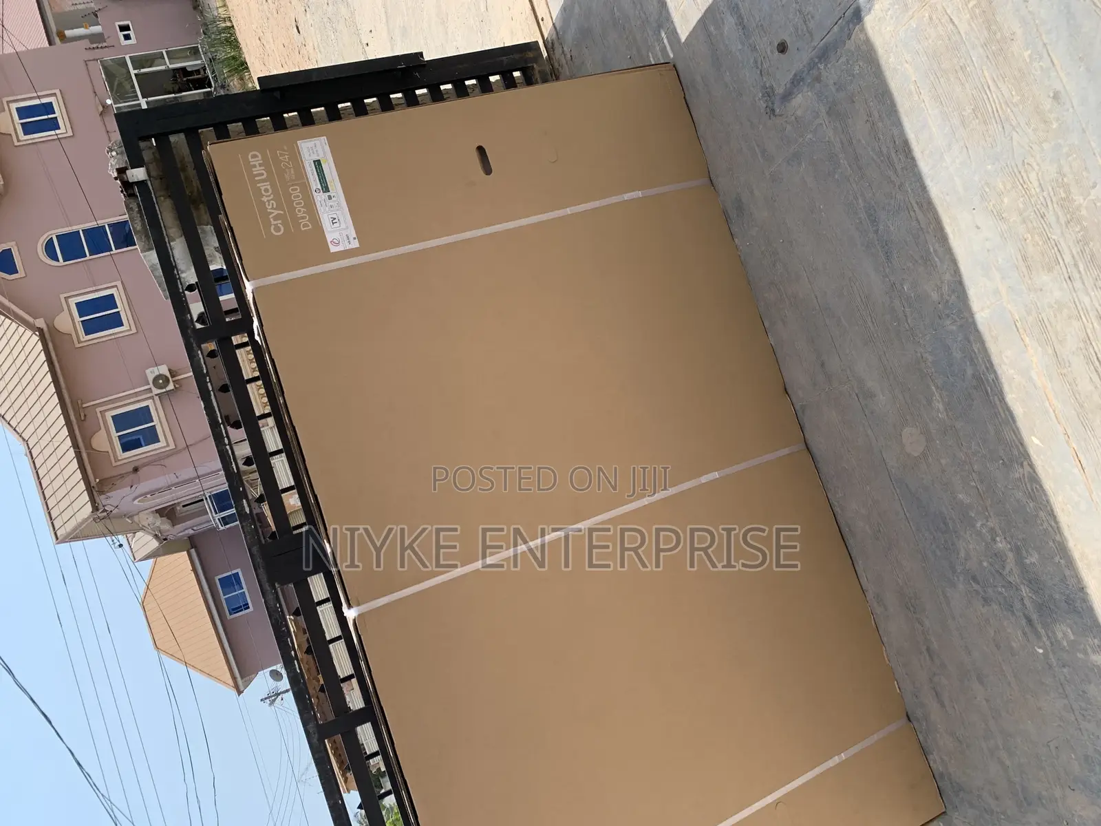 Quality Samsung Tv DU9000 98inches