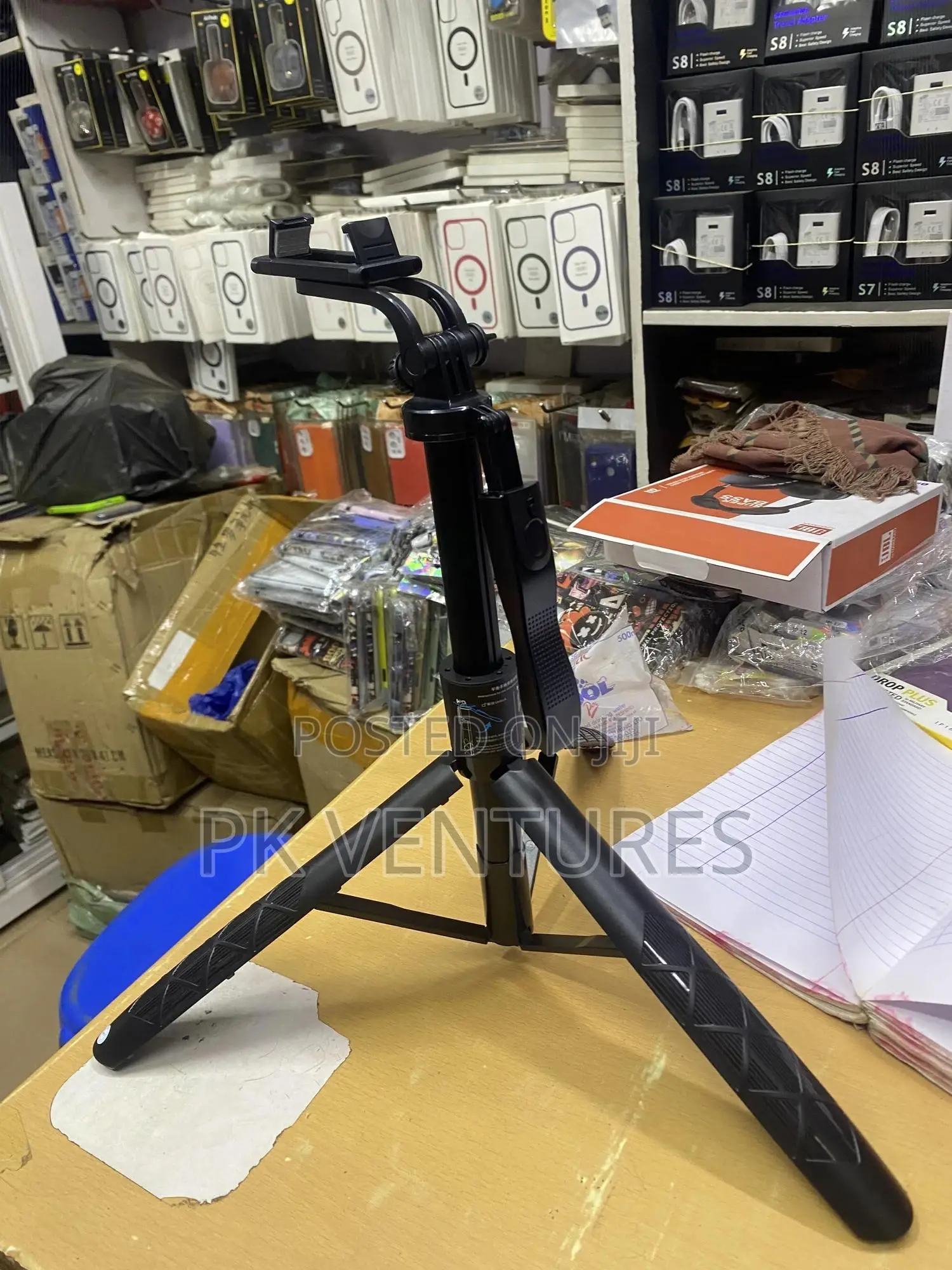 L16 Selfie Stick