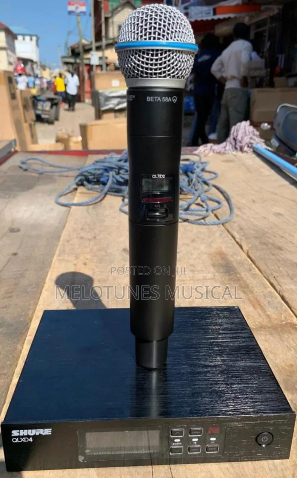Shure QLX D4 Single Wireless Microphone