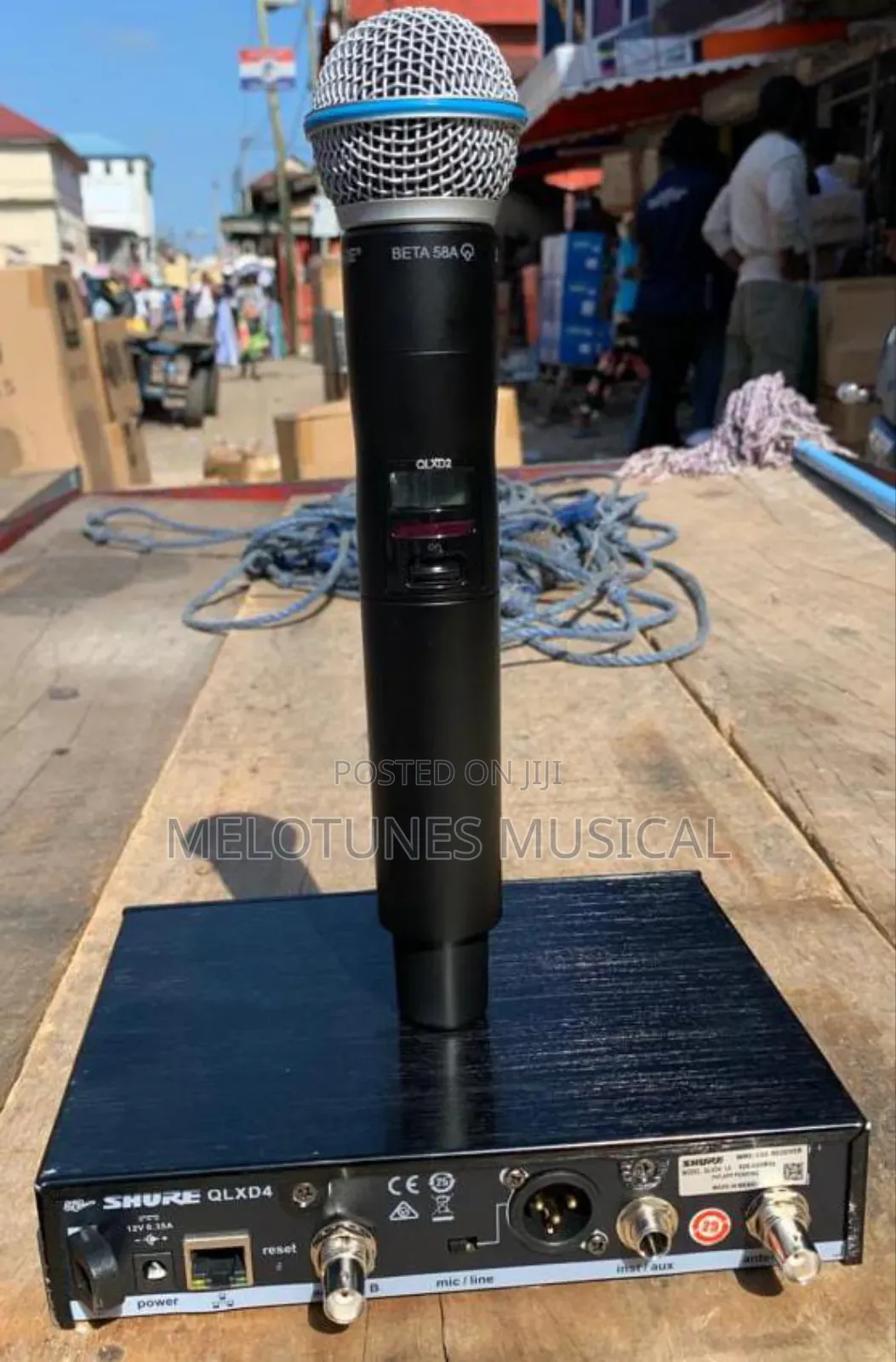 Shure QLX D4 Single Wireless Microphone