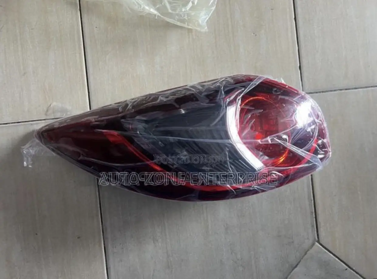 Mazda CX 2015 Taillight