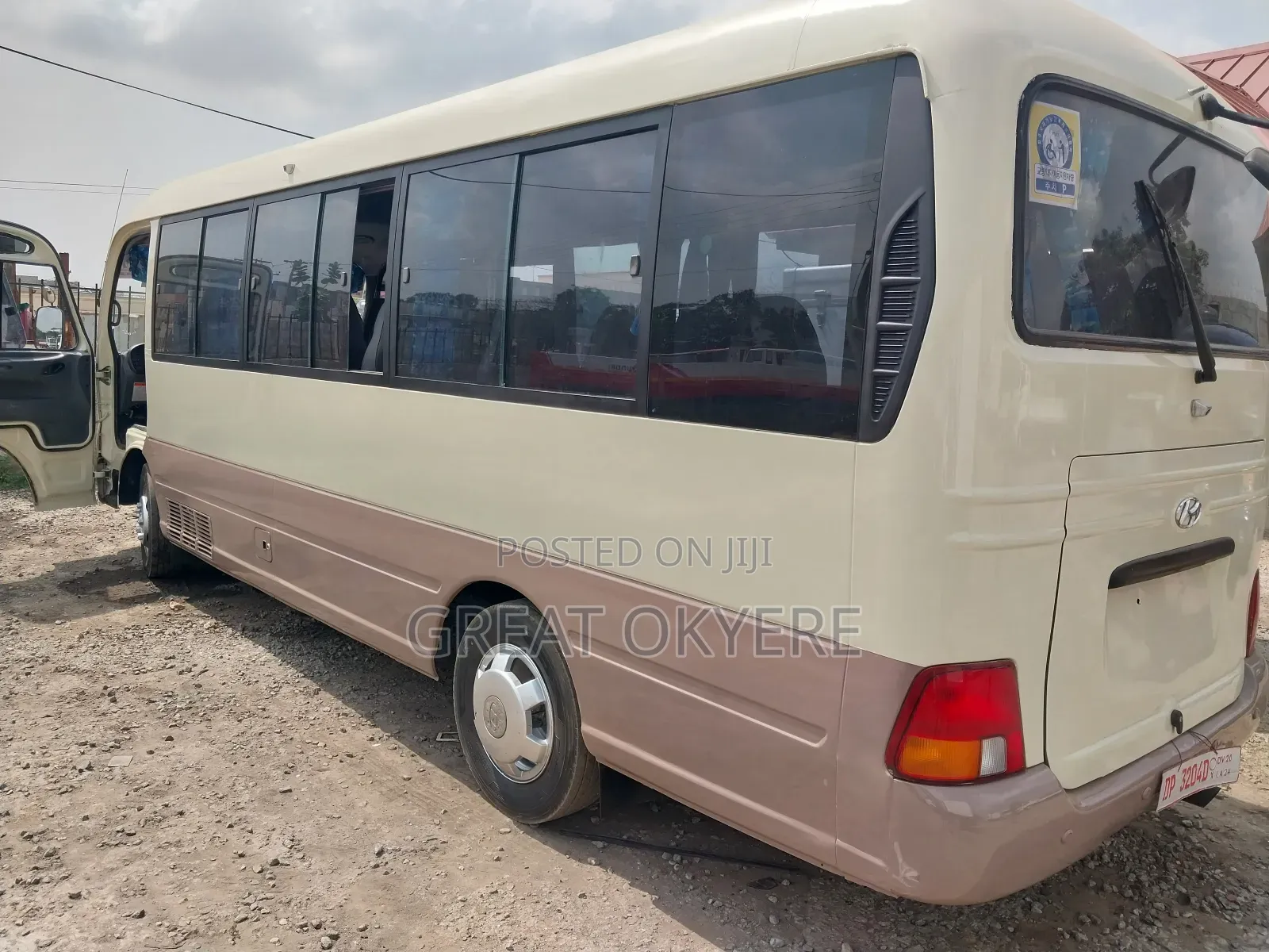 Hyundai County 2015 Brown