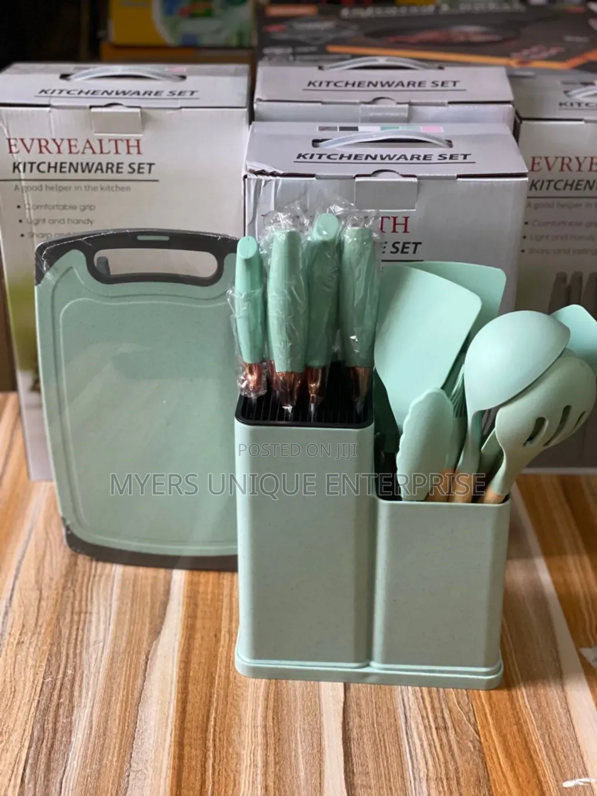 Neat 19pcs Silicon Ladle With Chopping Board