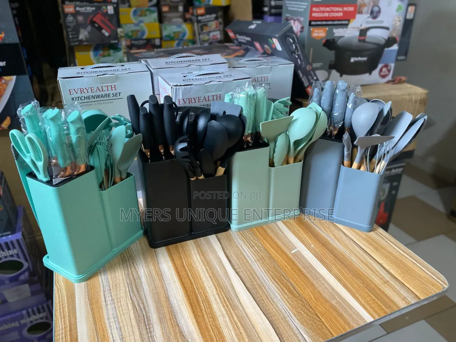 Sharp 19pcs Silicon Laddle With Chopping Board