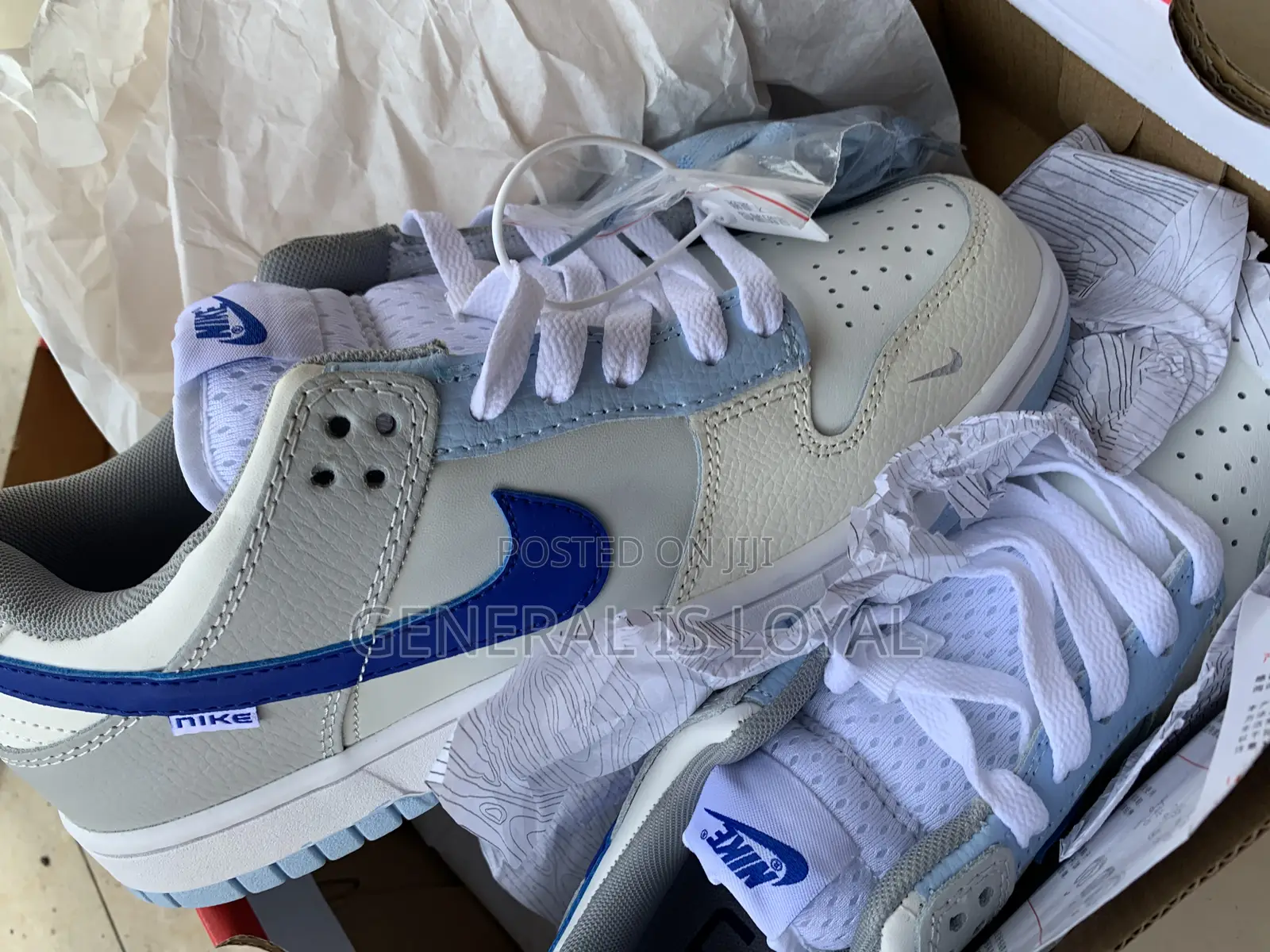 Nike Sneaker