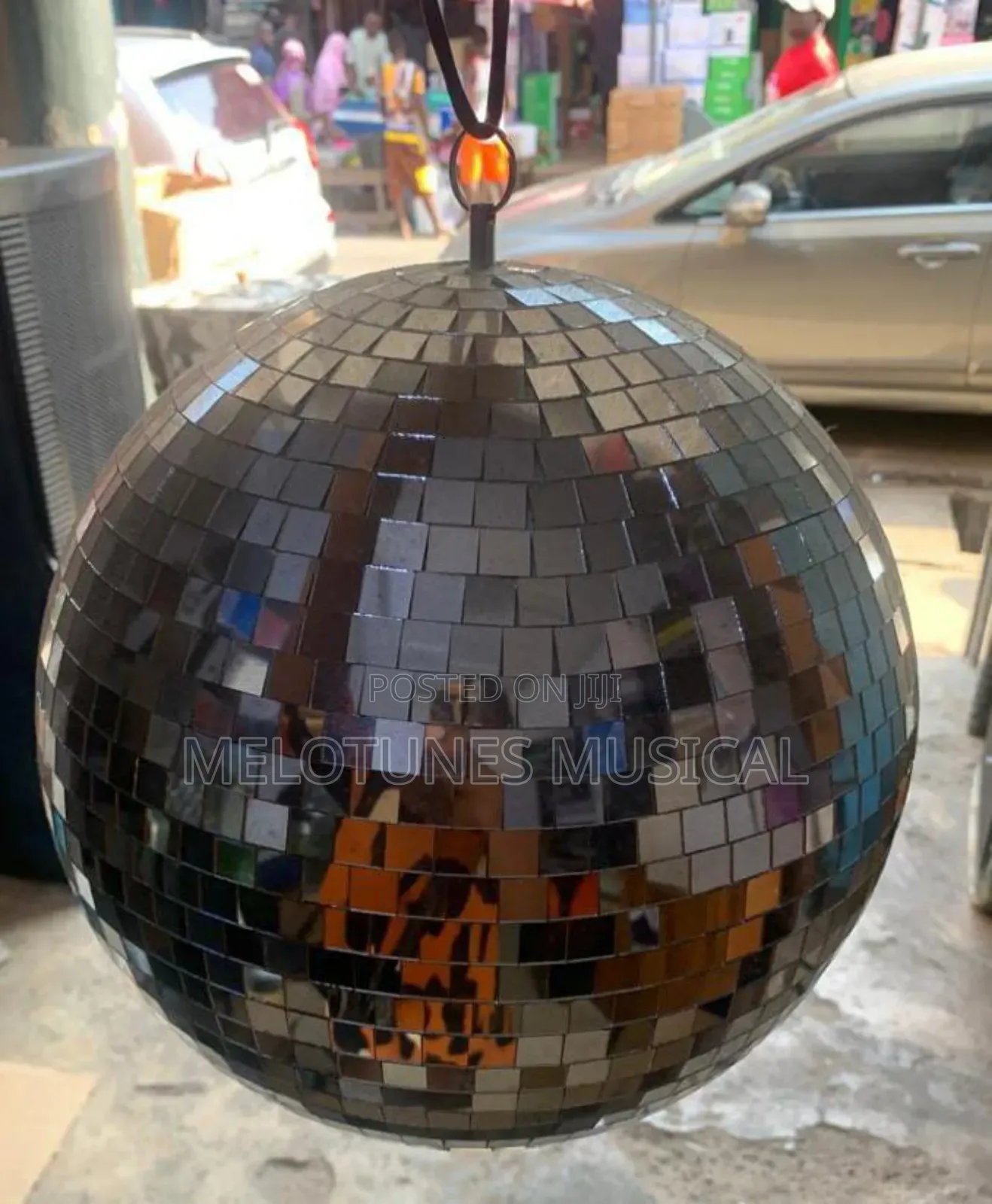 Mirror Disco Ball 30x30 {Silver}