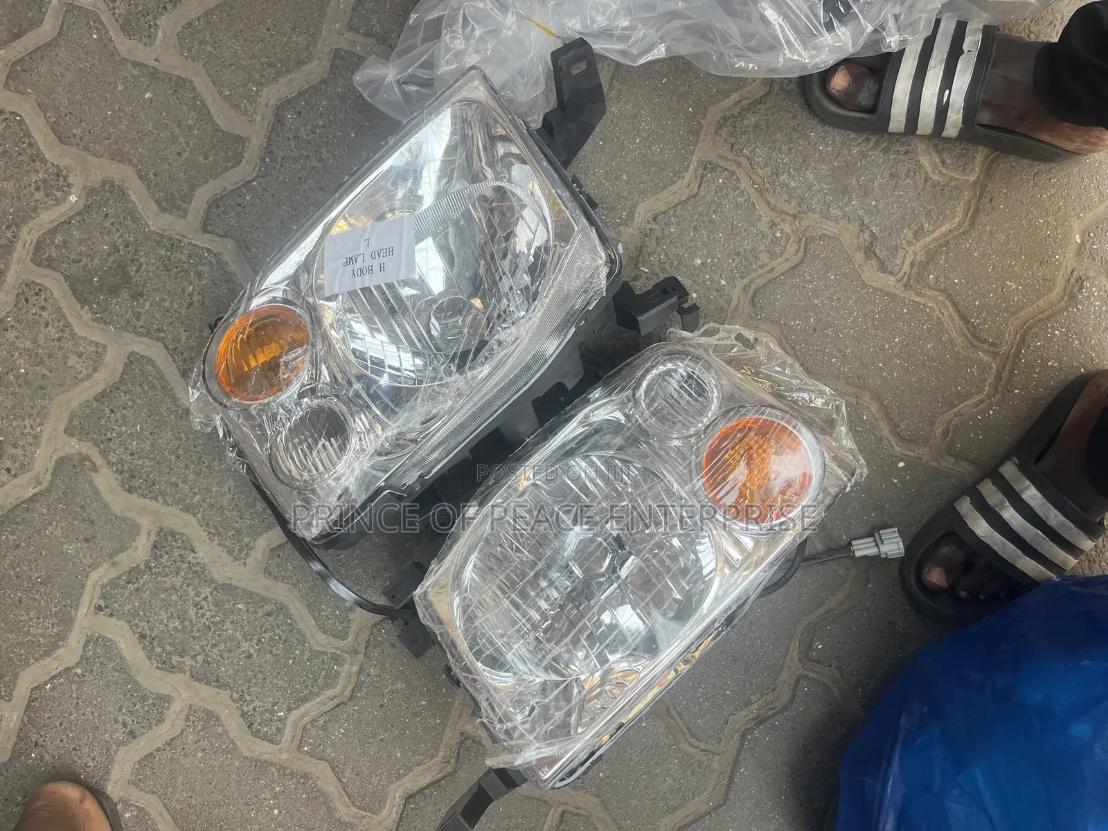 Nissan Hard Body 2010 2011 2013 2014 2015 2016 Headlight (2)