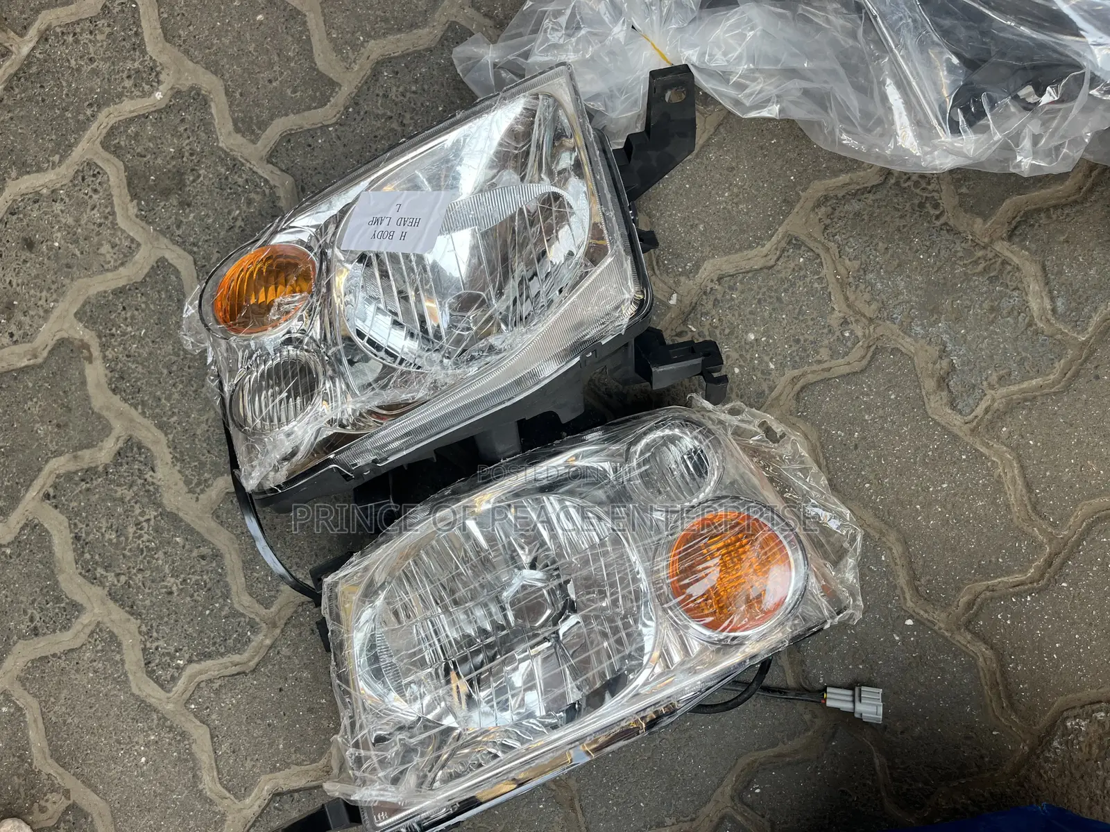 Nissan Hard Body 2010 2011 2013 2014 2015 2016 Headlight (2)