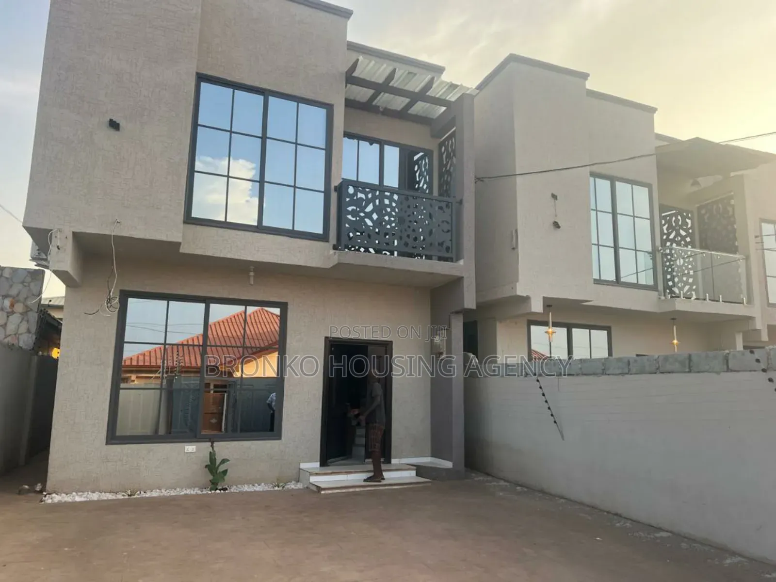 4bdrm House in Bronko Housing, Baatsona Total for rent