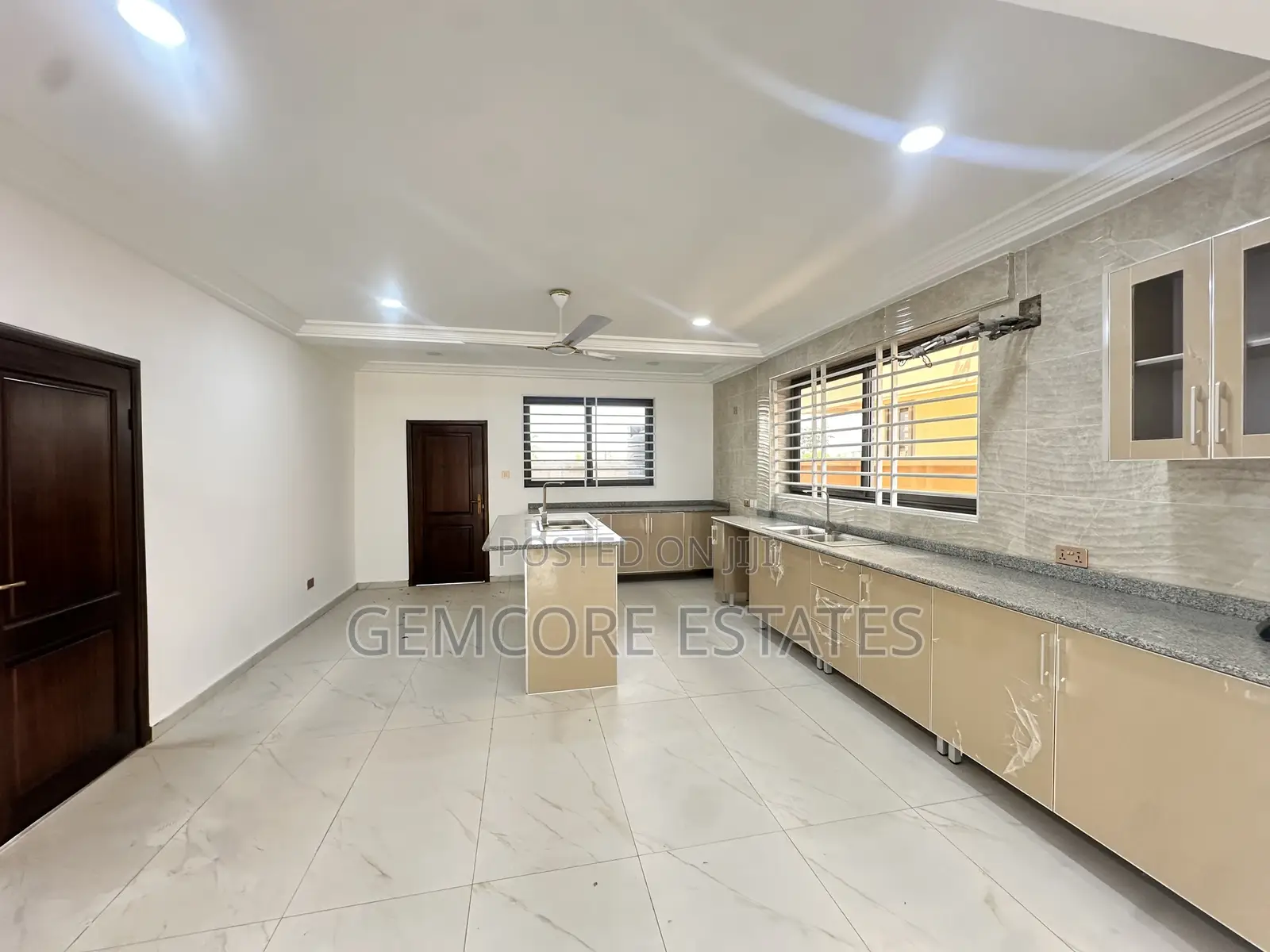4bdrm House in Highways, Ashaley Botwe for sale