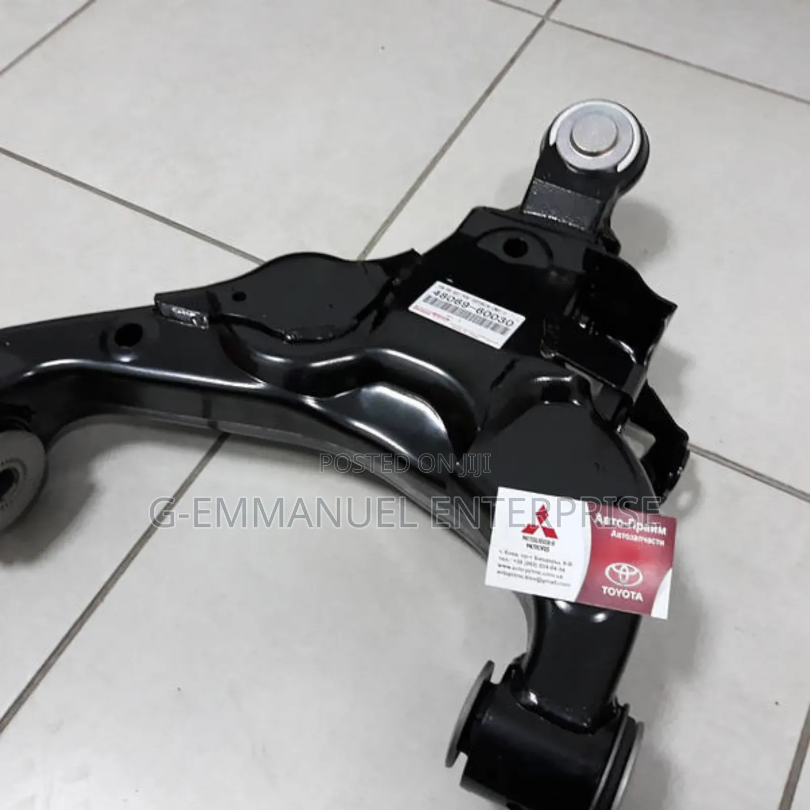 Toyota Land Cruiser 2015-18 Lower Control Arm Pair. Original