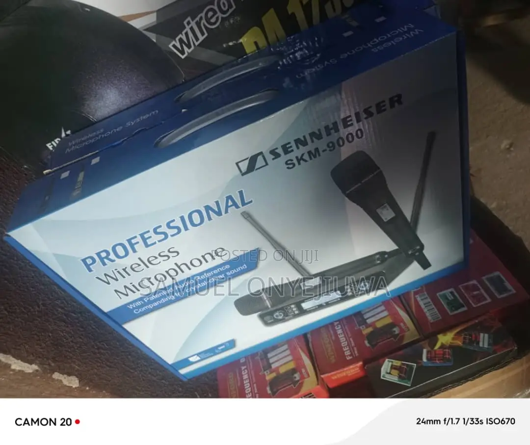 SKM-9000 Sennheiser Wireless Microphone With 300 Meter Lapel
