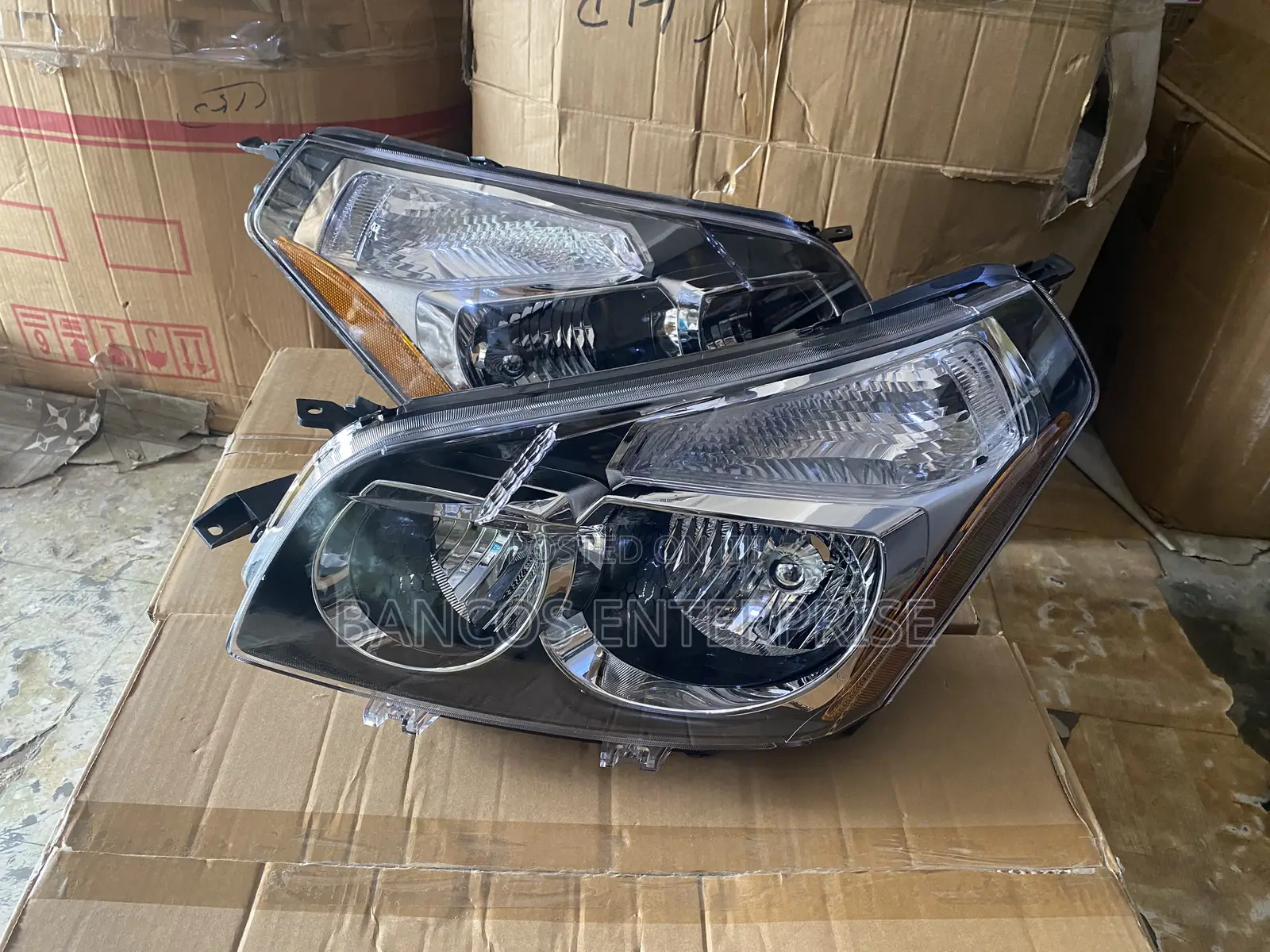 Pontiac Vibe 2009-2016 Headlight