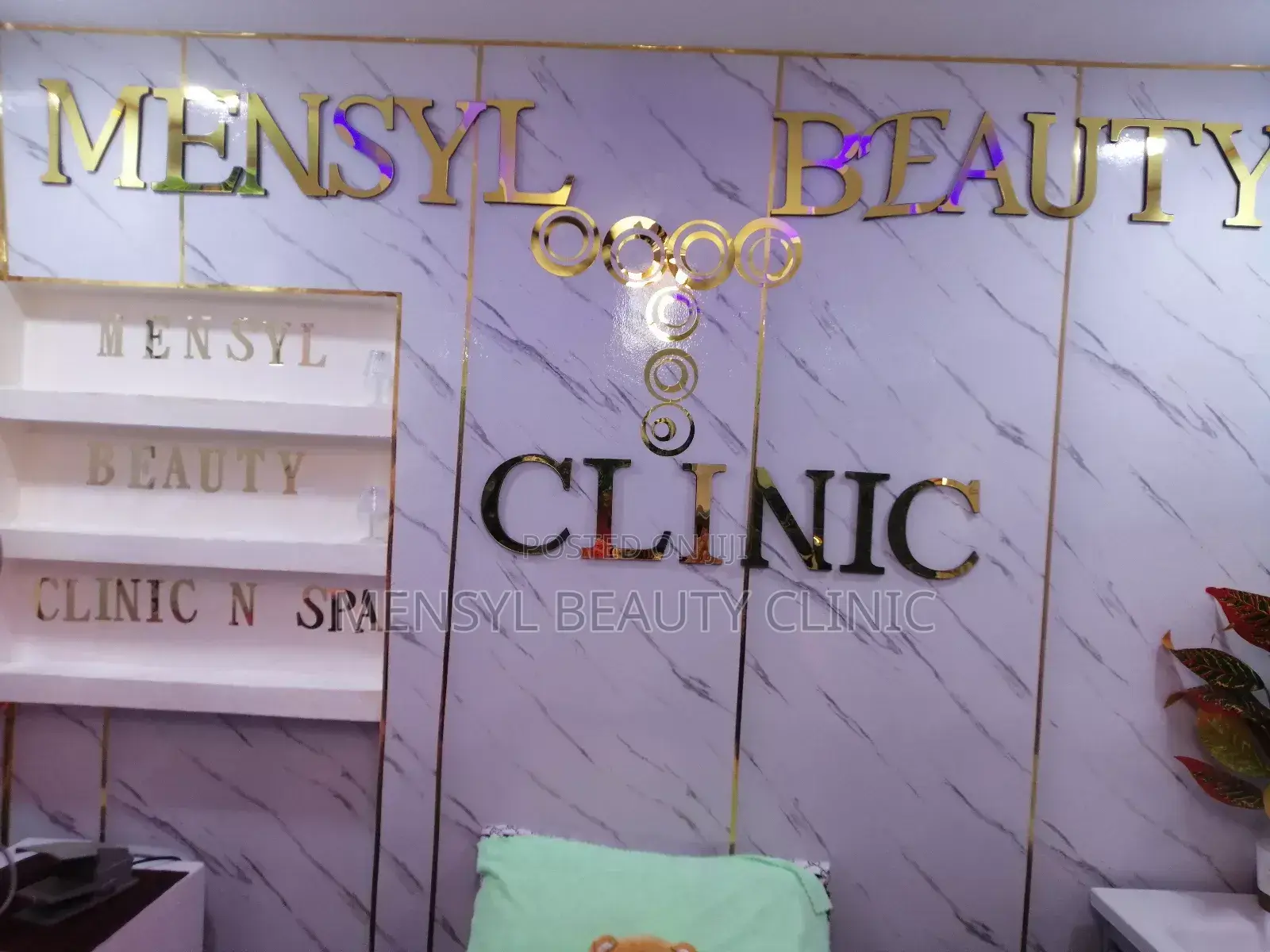 Stretch Marks Removal Therapy at Mensyl Beauty Clinic