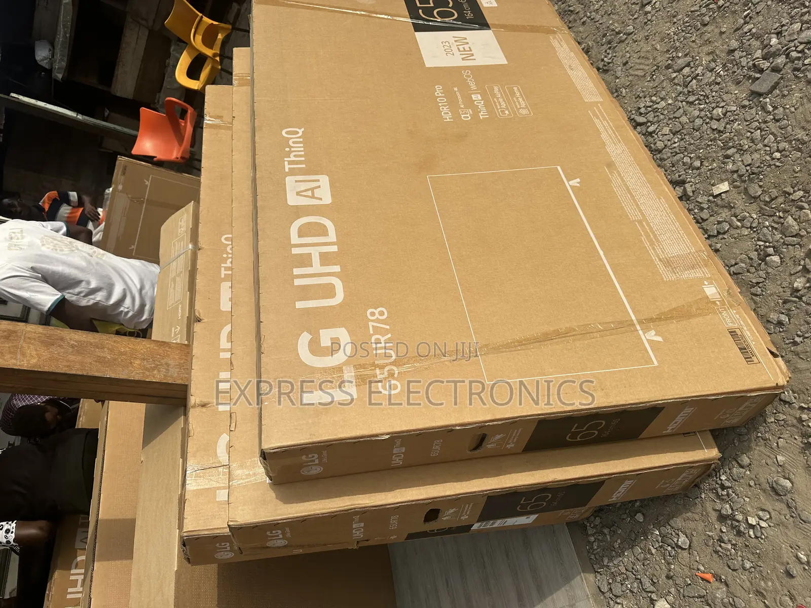 Ultra Modern 65UR80006 UHD Smart LG