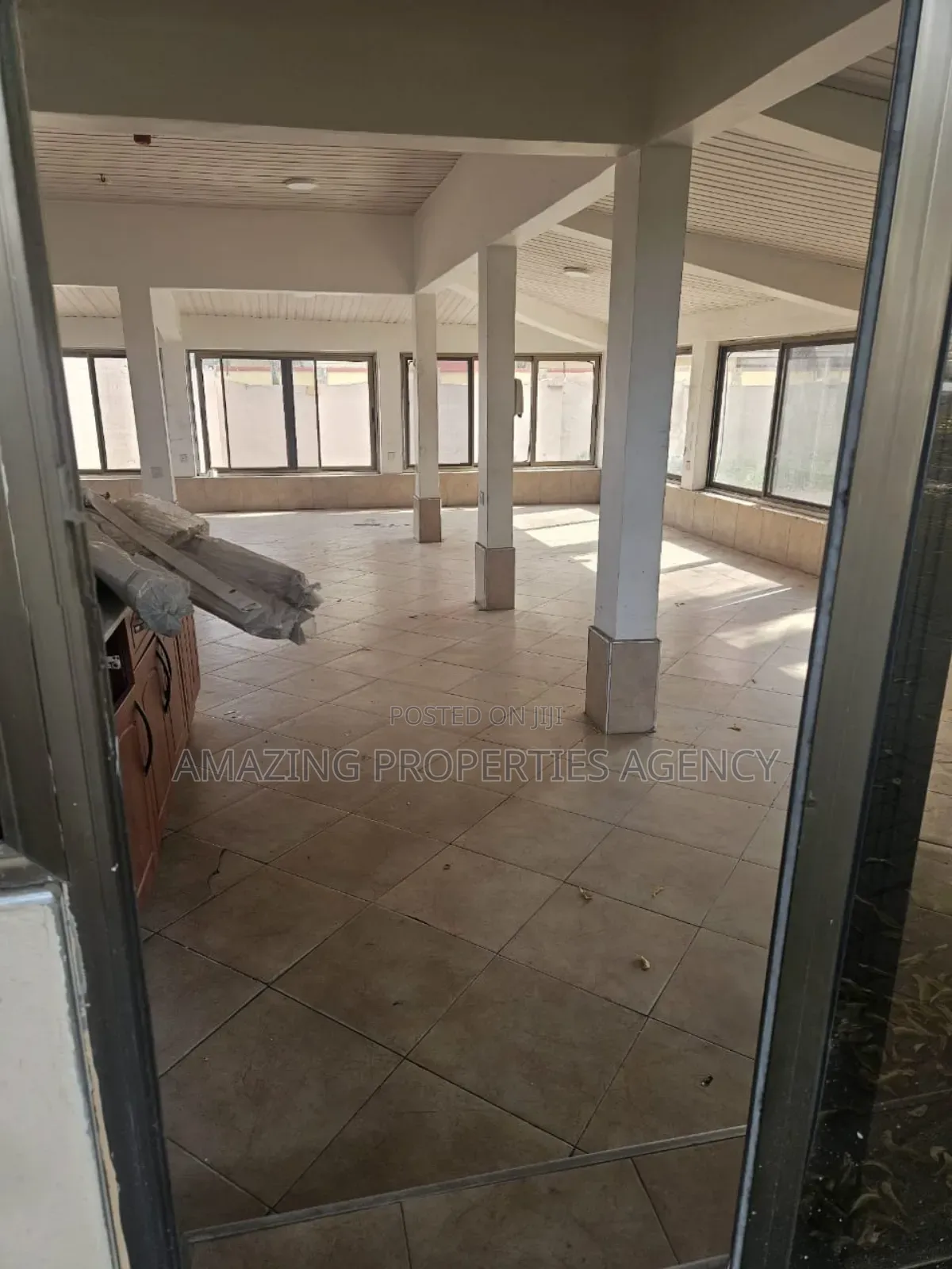 Commercial Property for Rent at Airport