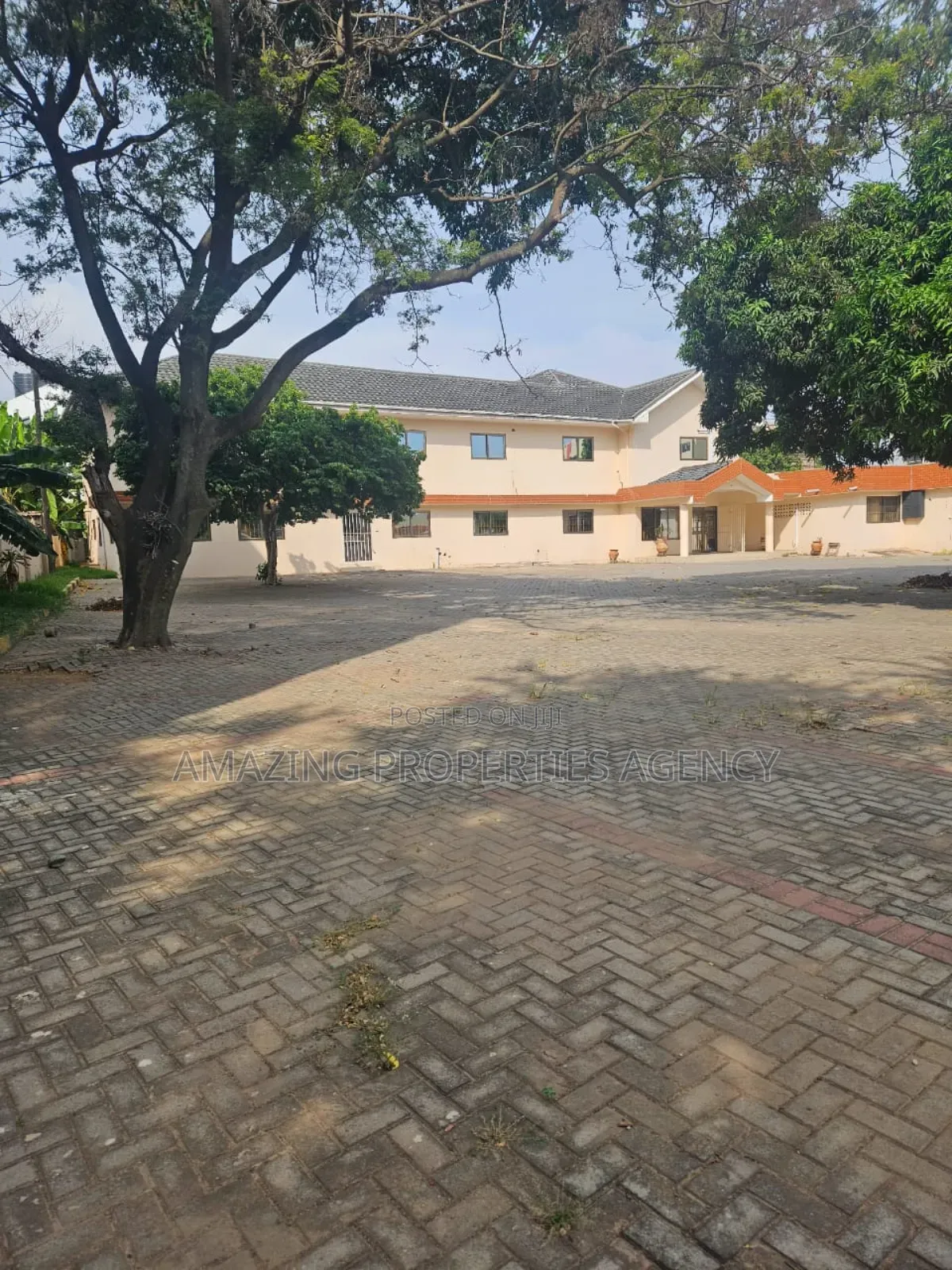 Commercial Property for Rent at Airport