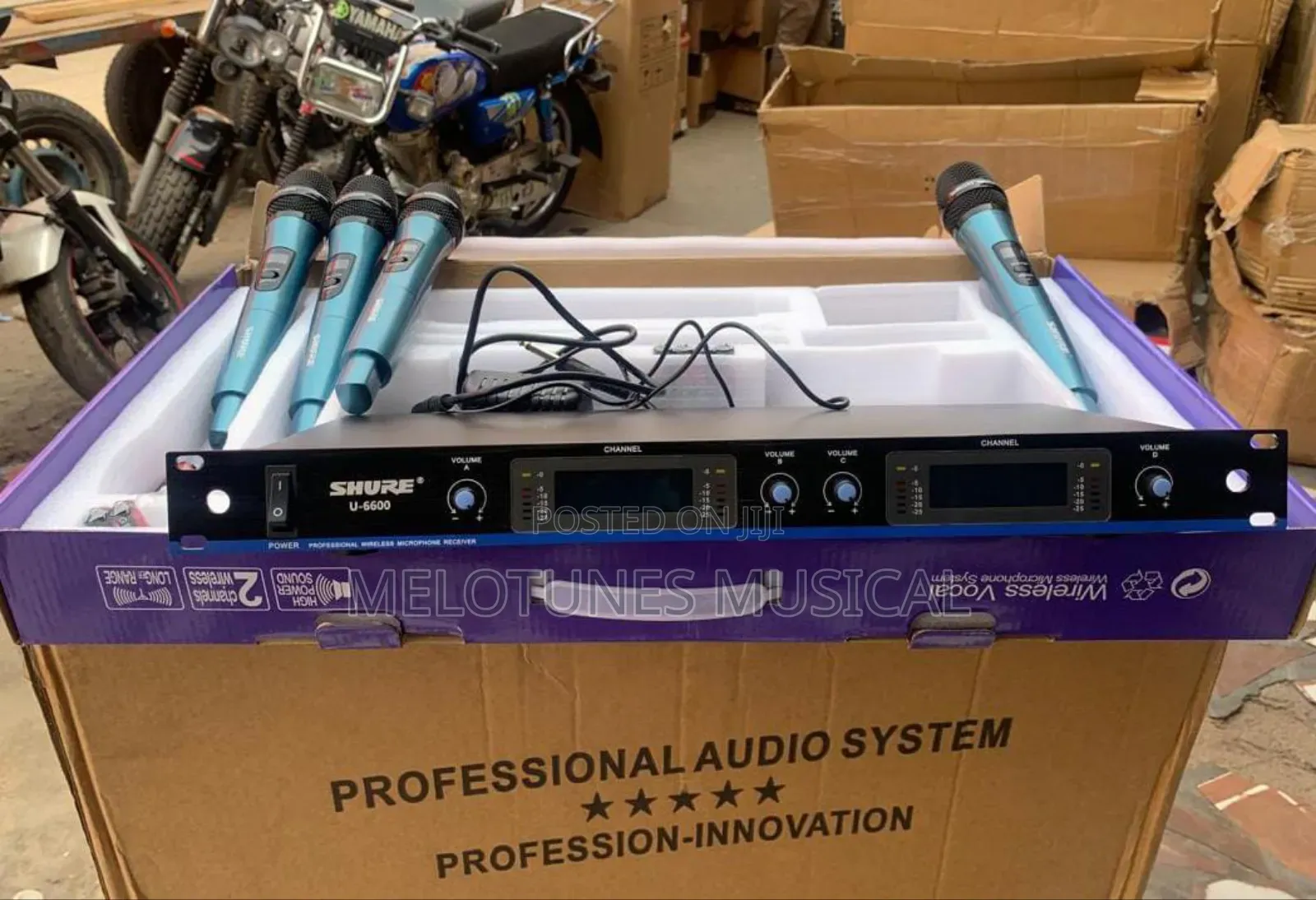Shure U-6600 4in1 Professional Wireless Microphone