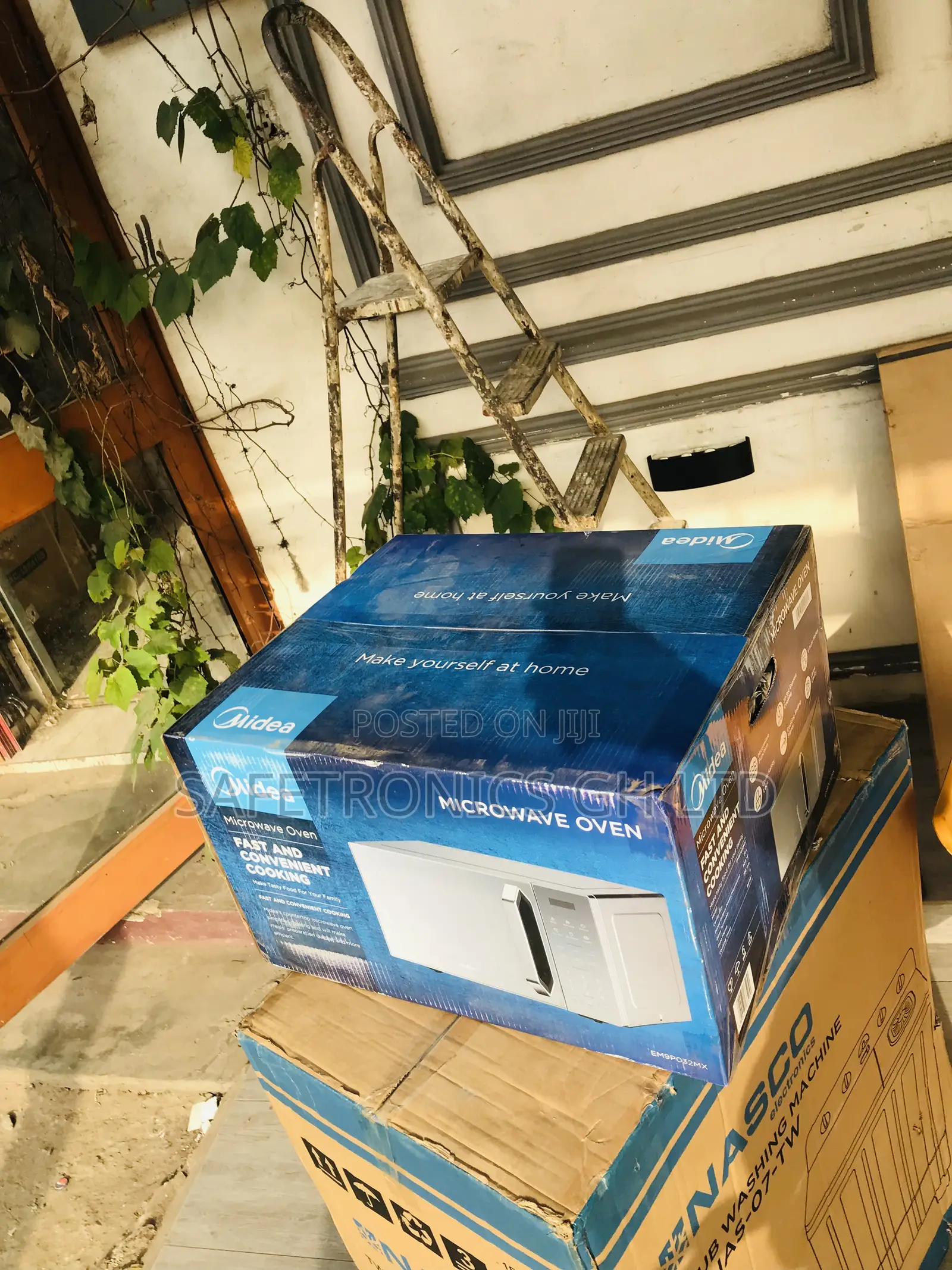 Original 28 Liters Midea Countertop Microwave