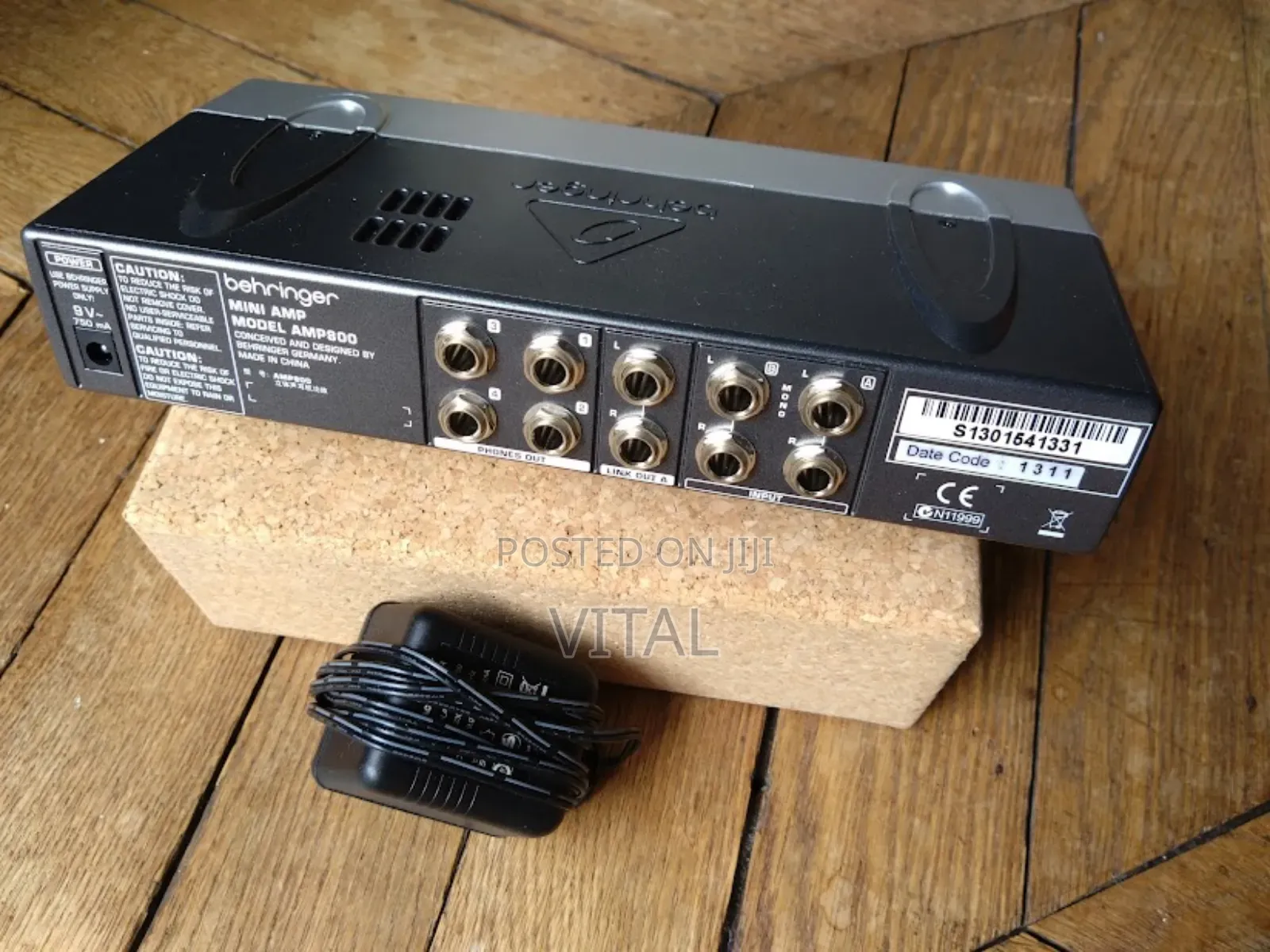 Headphones Amplifier Behringer AMP800