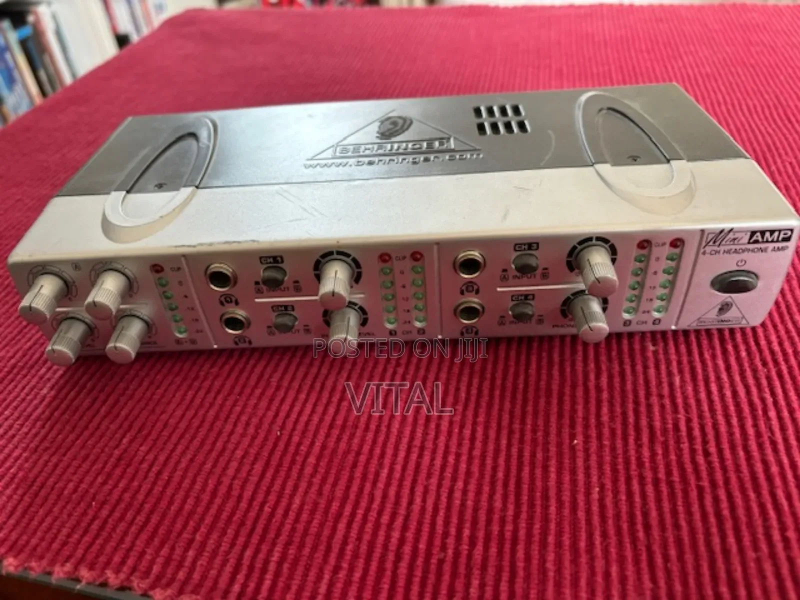 Headphones Amplifier Behringer AMP800