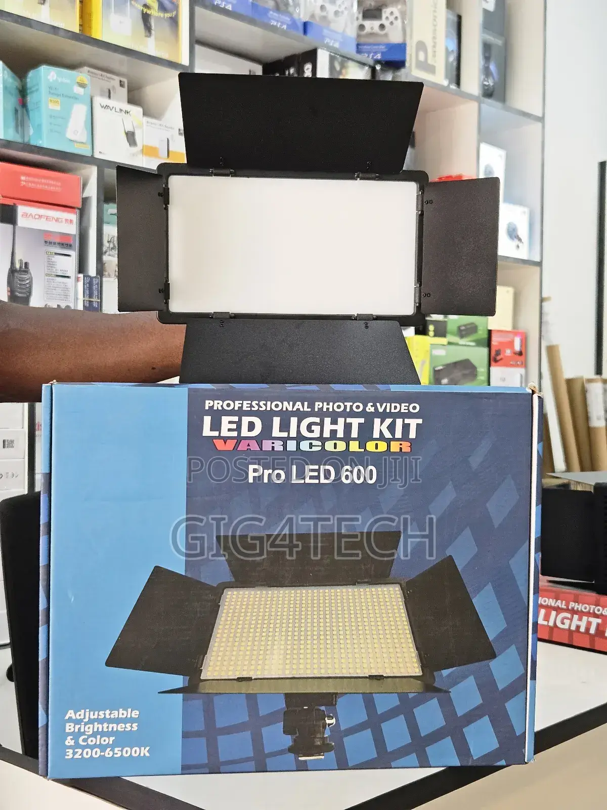 LED 600 Varicolor Professional Video Light