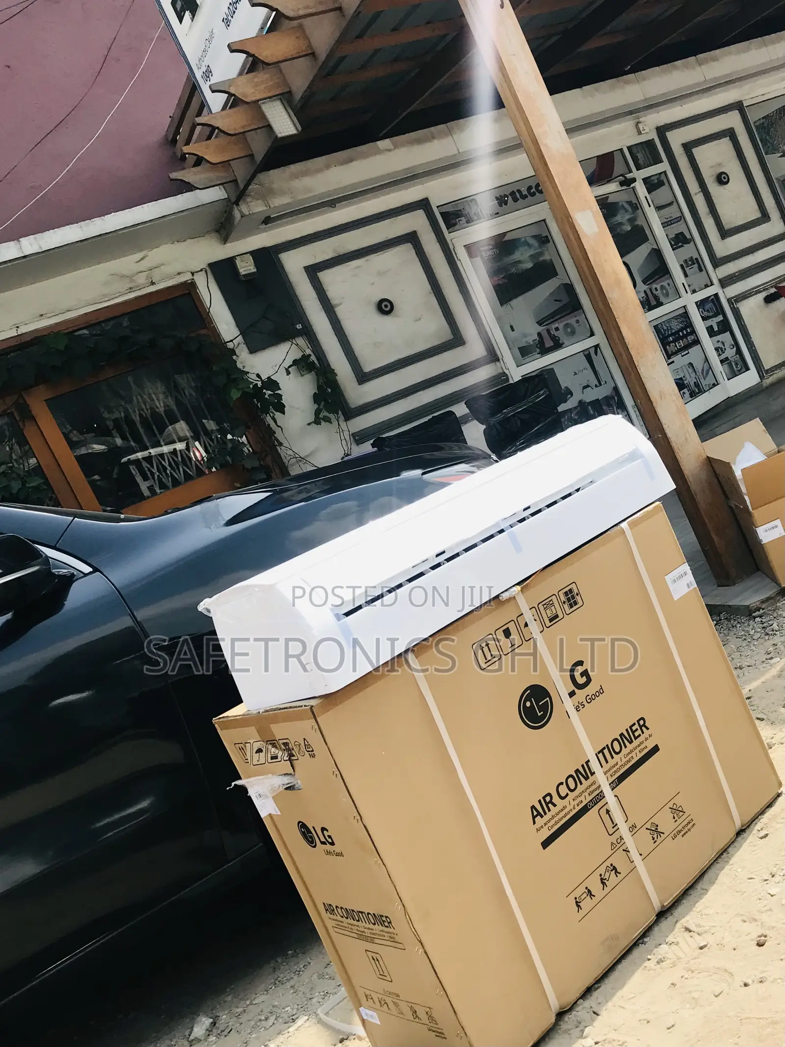 Efficiency 1.5 Horse Power Split Type White LG AC
