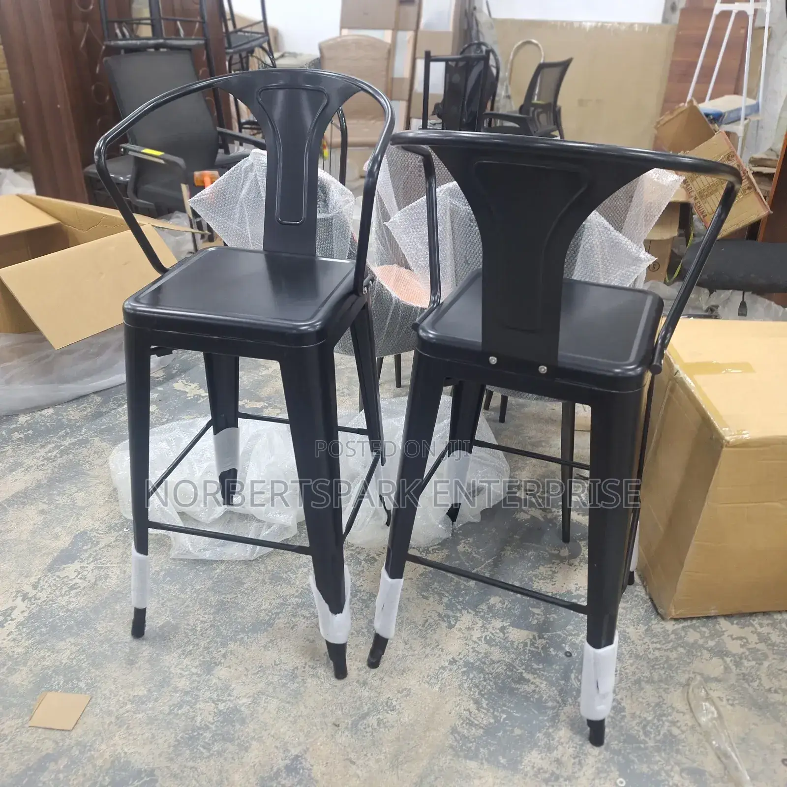 Bar Chairs(B-)