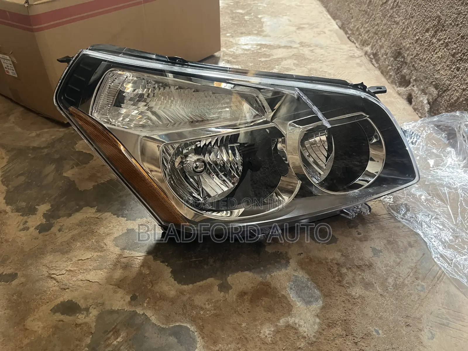 Vibe 2009 Headlight Pair