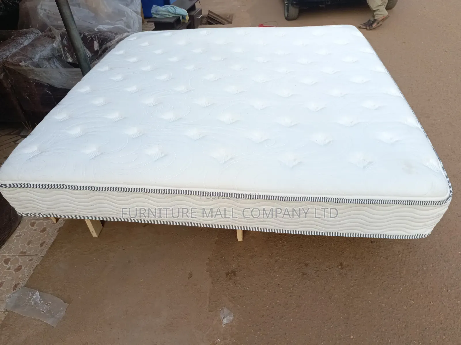Memory Foam King Size Mattress Available as Seen. Free Dlvy
