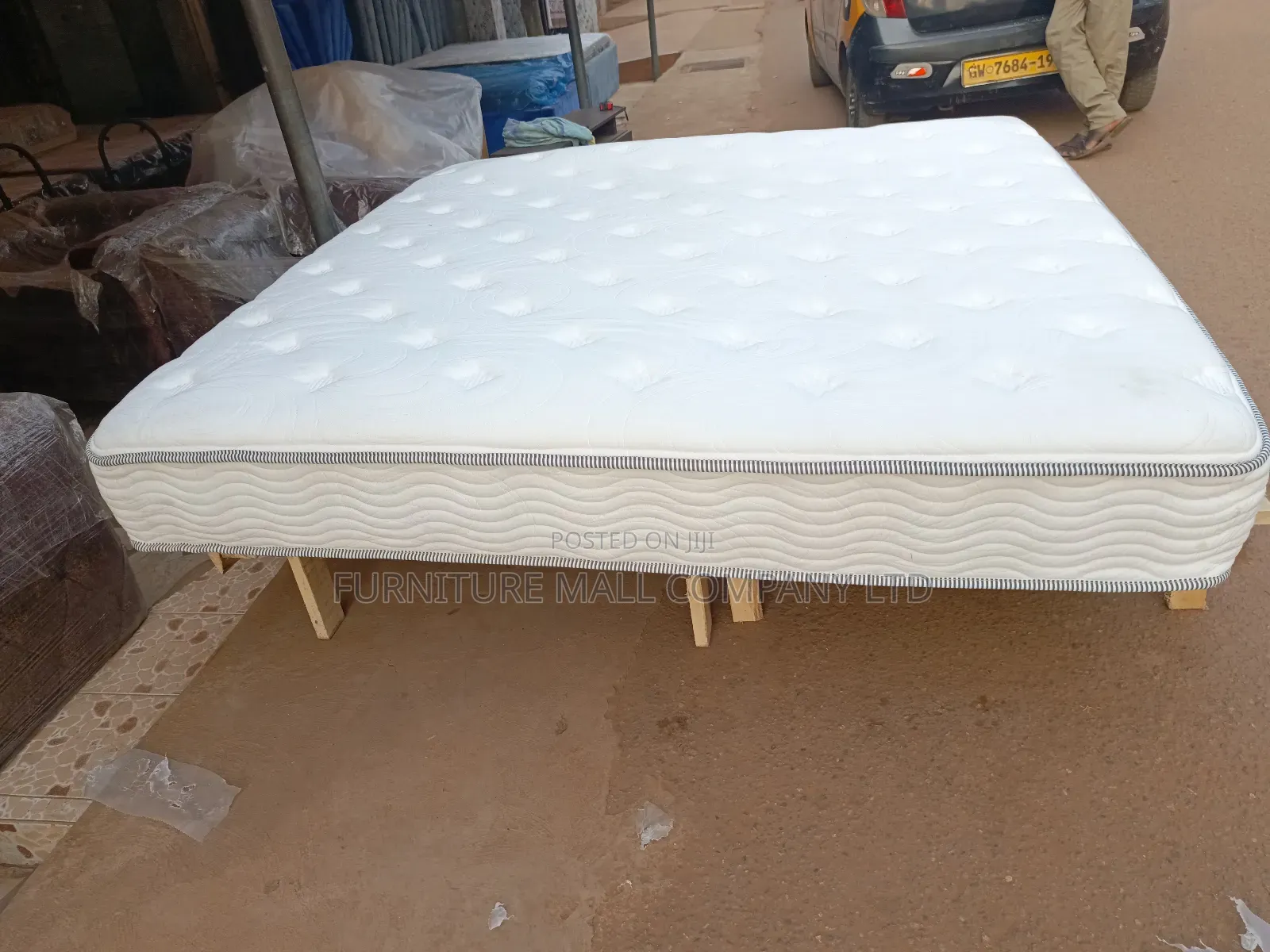 Memory Foam King Size Mattress Available as Seen. Free Dlvy