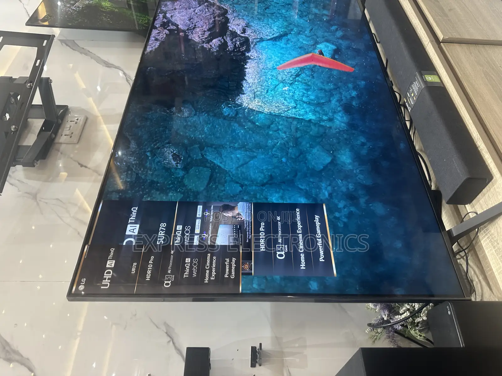 Ultra Slim UHD Smart LG 65UR73 Television
