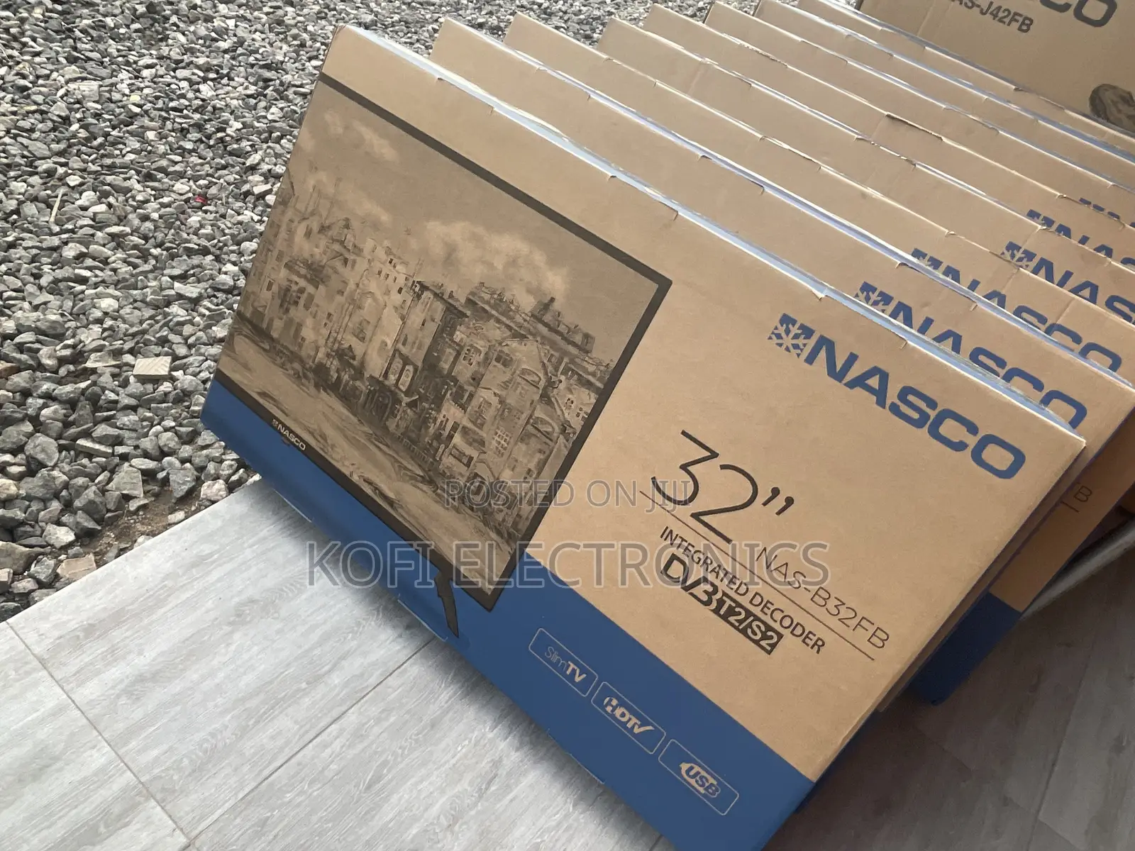 A Clear High Defination Display NASCO 32 " LED SATELLITE TV